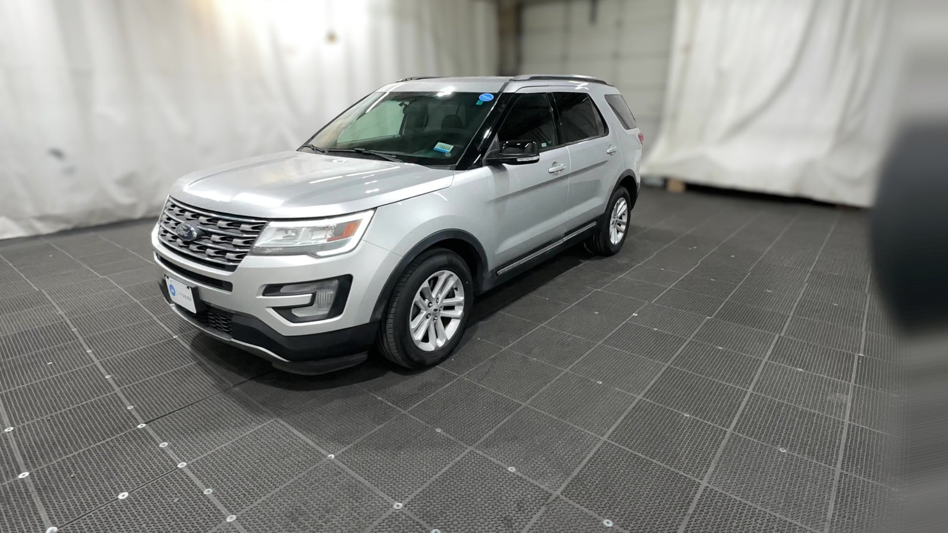 2017 Ford Explorer vehicle photo