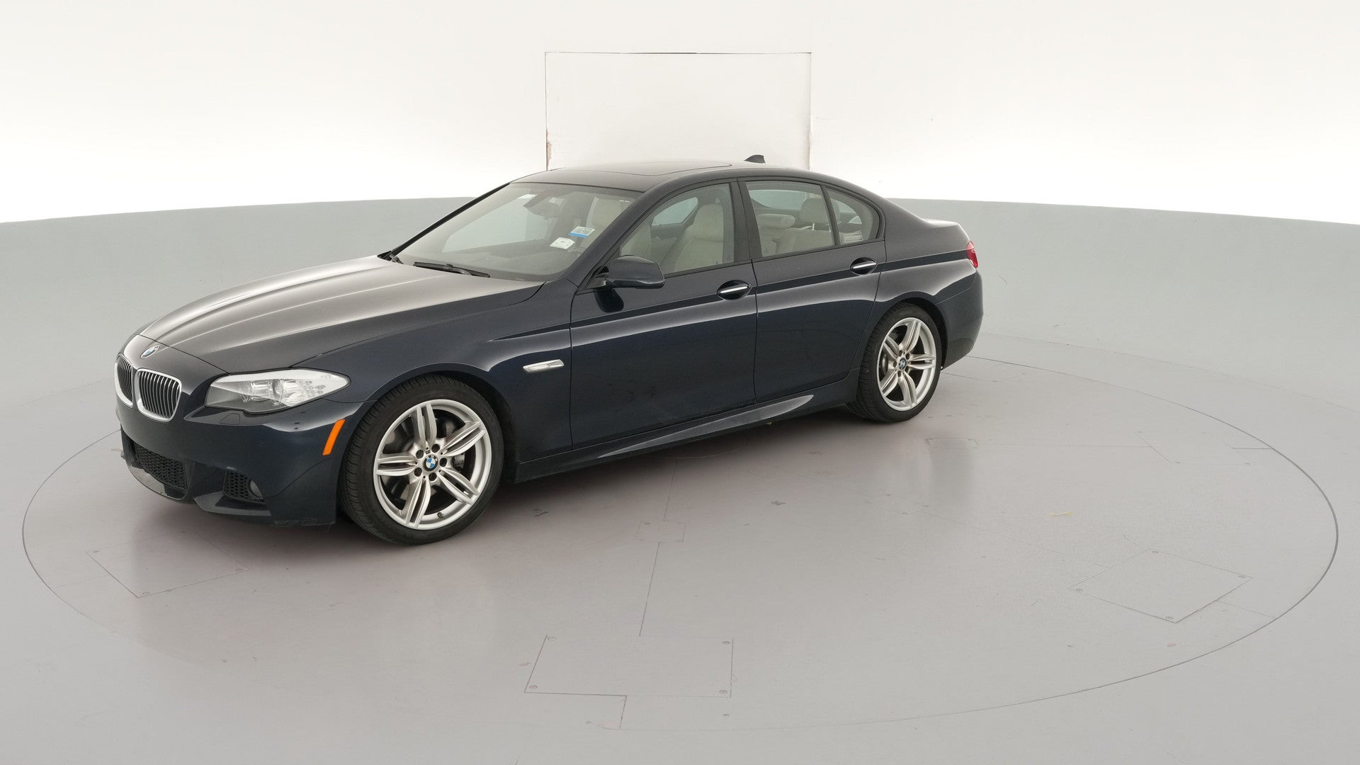 2013 BMW 5 Series vehicle photo