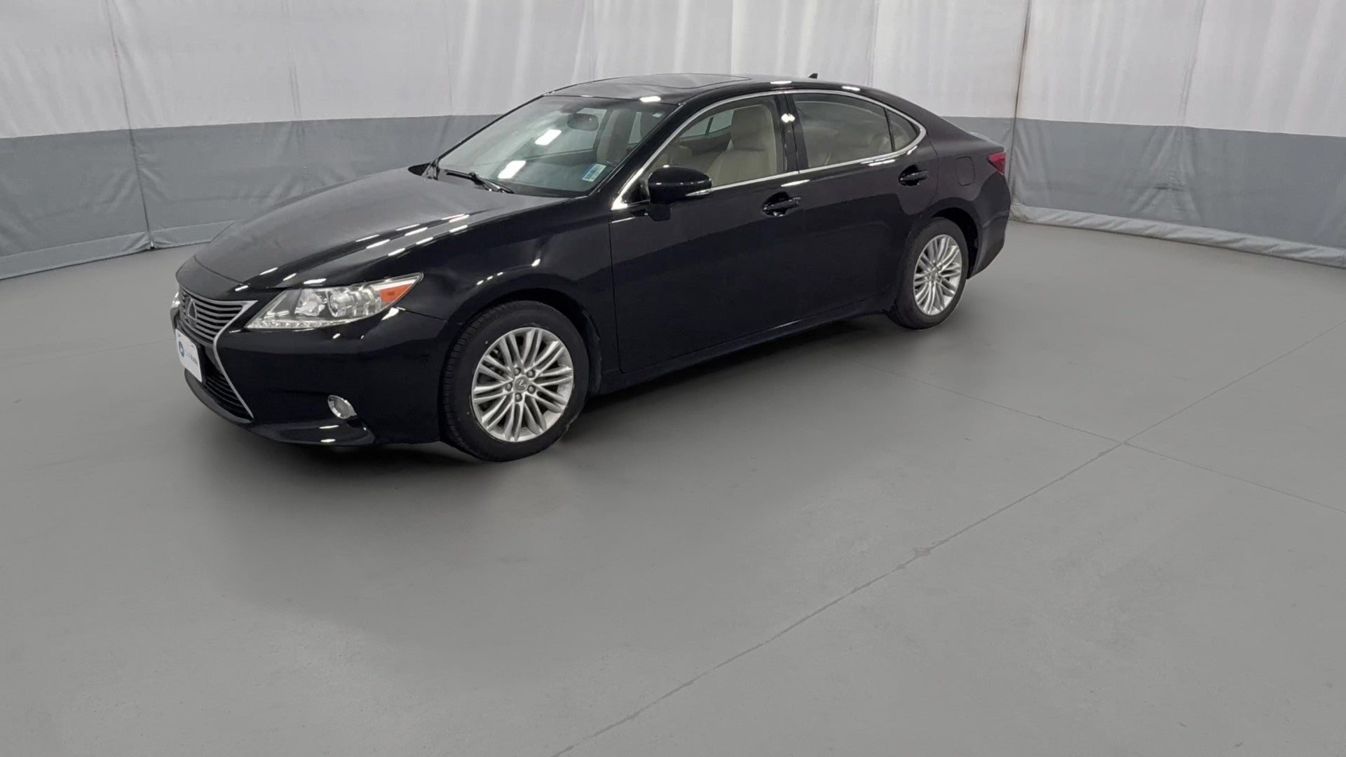 2013 Lexus ES vehicle photo