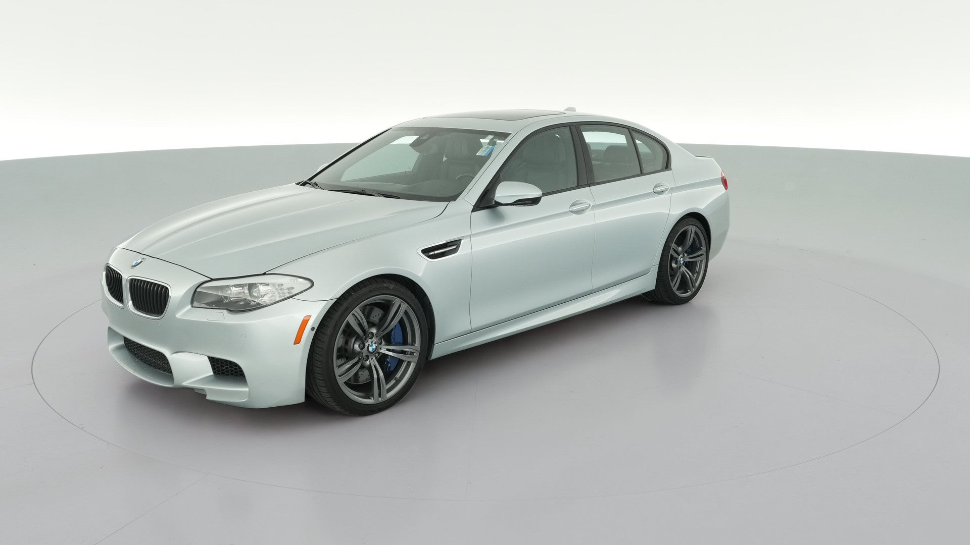 2013 BMW M5 vehicle photo