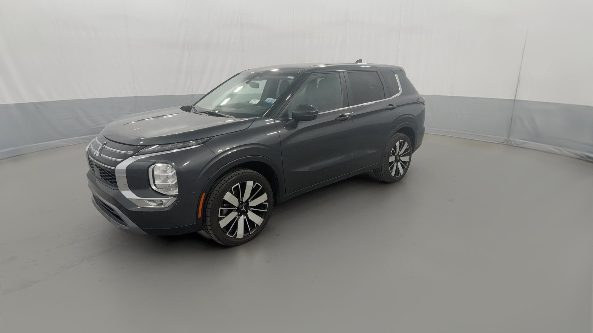 2025 Mitsubishi Outlander vehicle photo