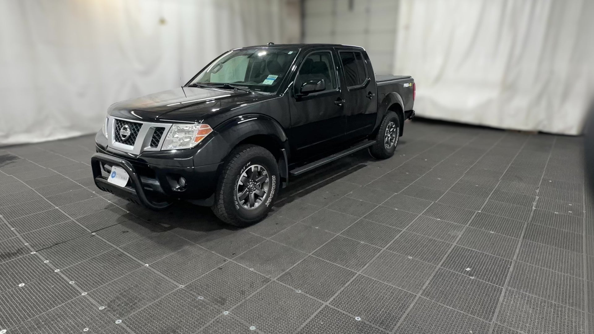 2016 Nissan Frontier Crew Cab vehicle photo