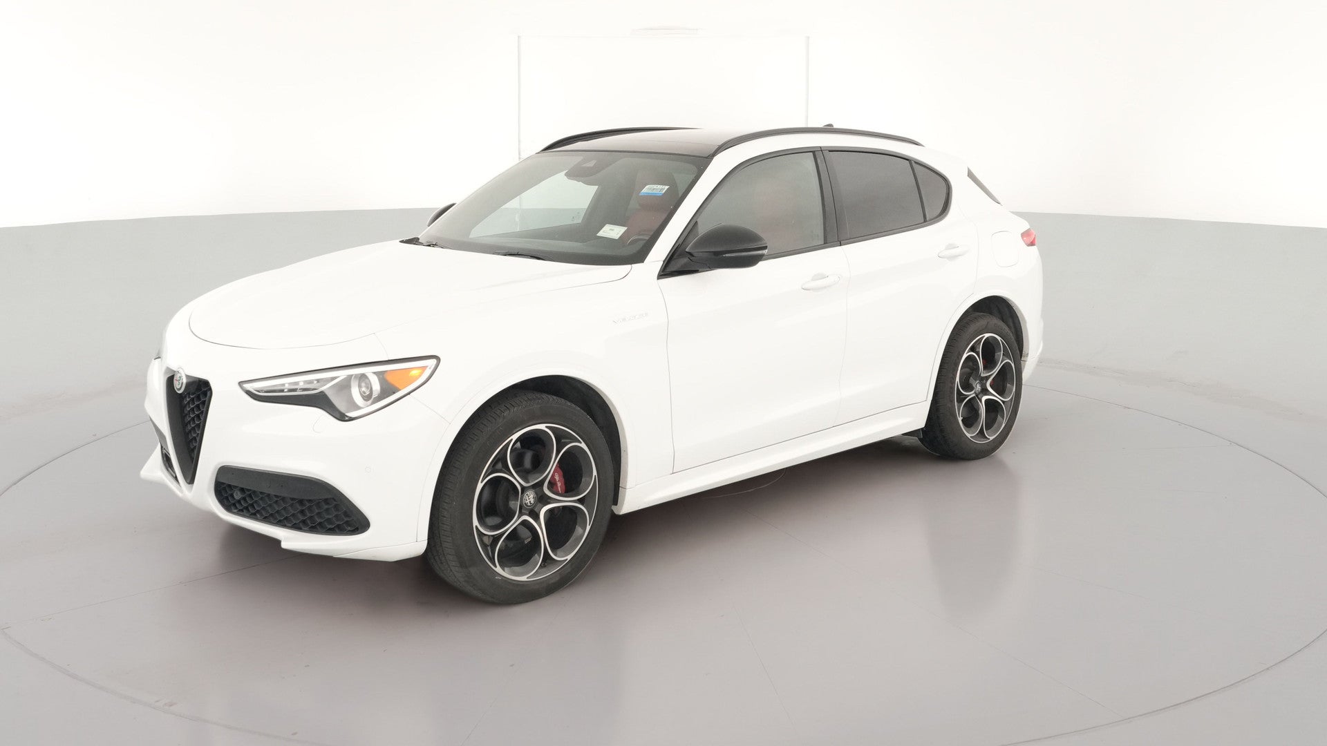 2023 Alfa Romeo Stelvio vehicle photo