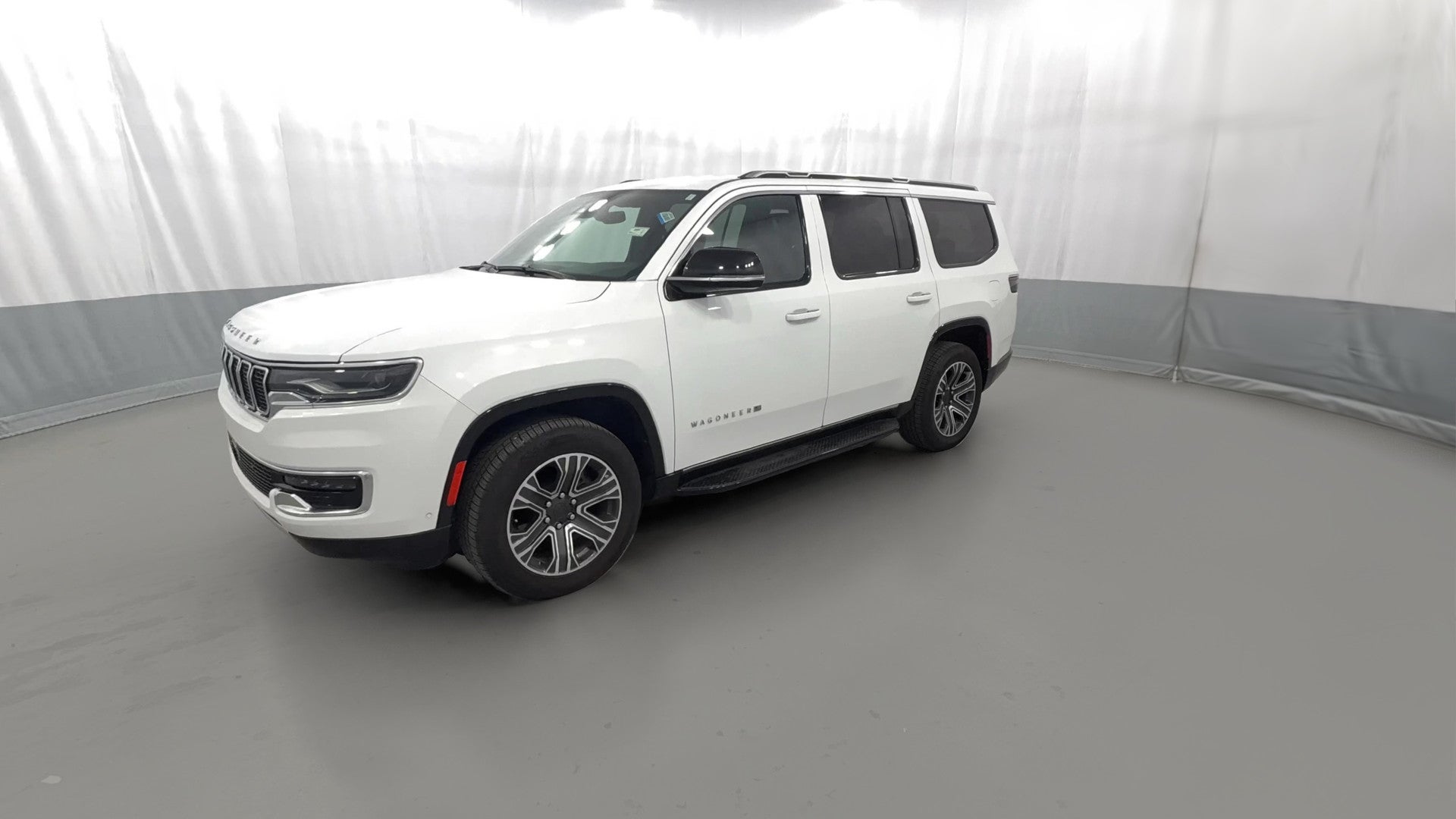 2024 Jeep Wagoneer vehicle photo