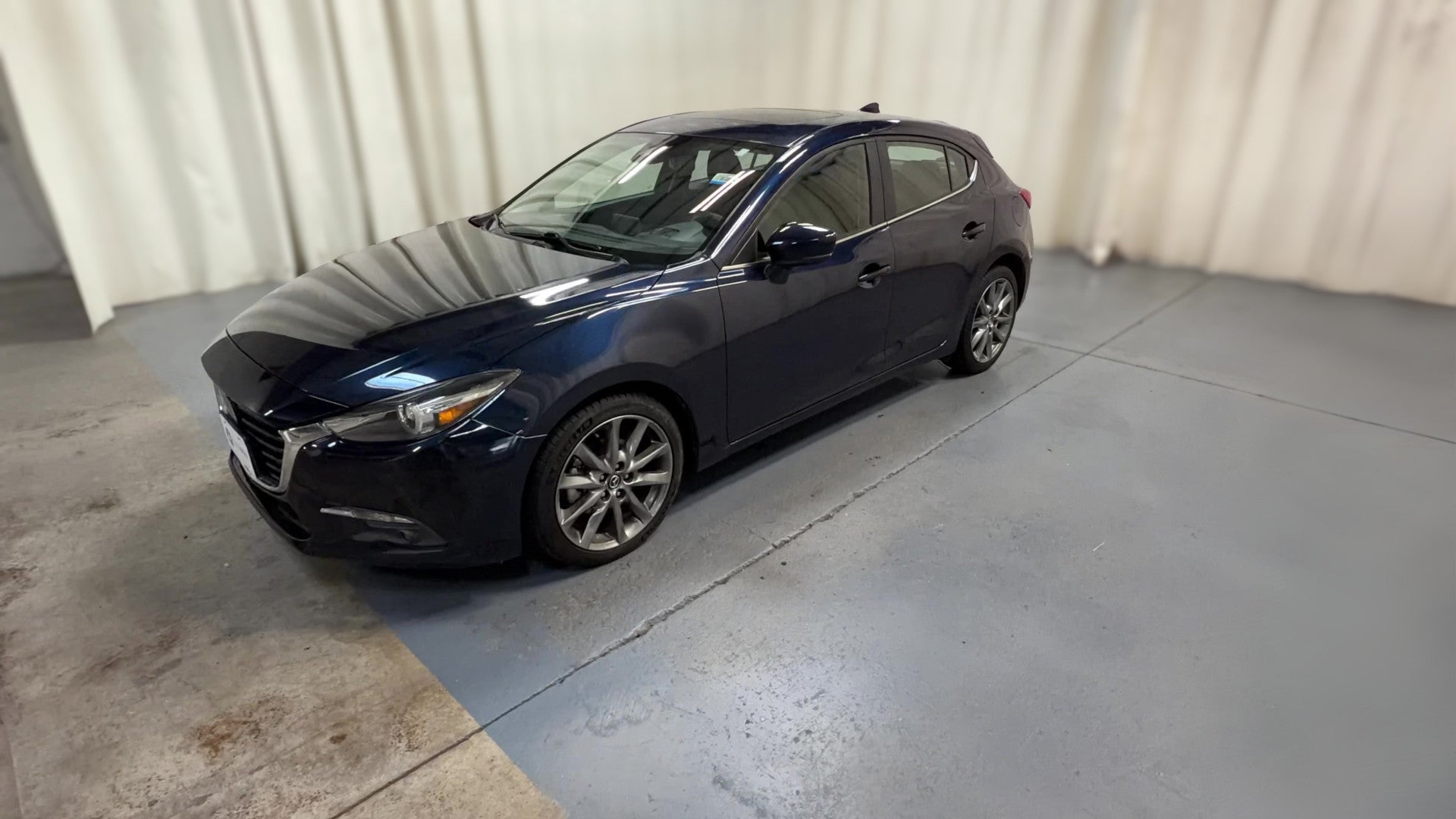 2018 MAZDA MAZDA3 vehicle photo