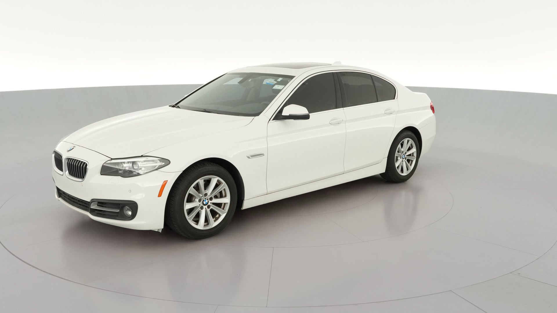 2016 BMW 5 Series vehicle photo