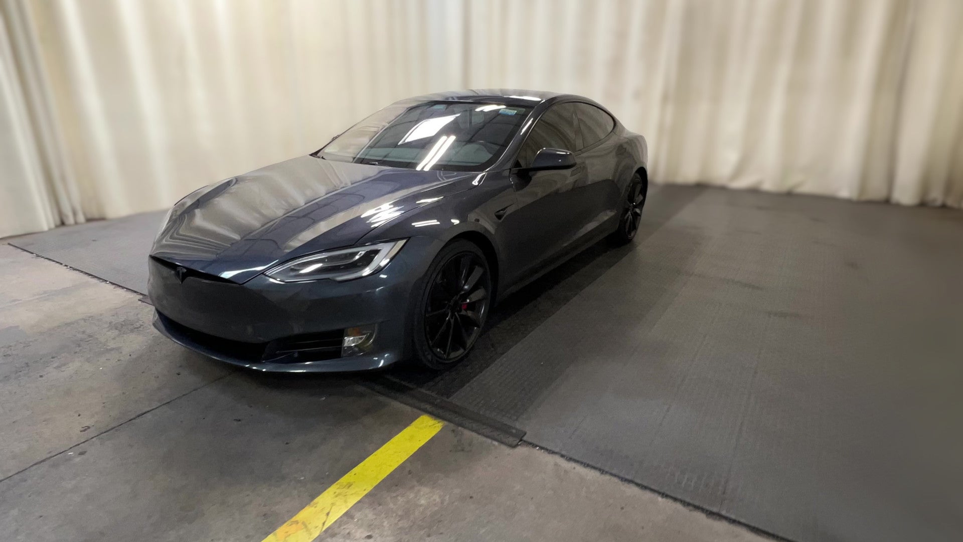 2017 Tesla Model S vehicle photo