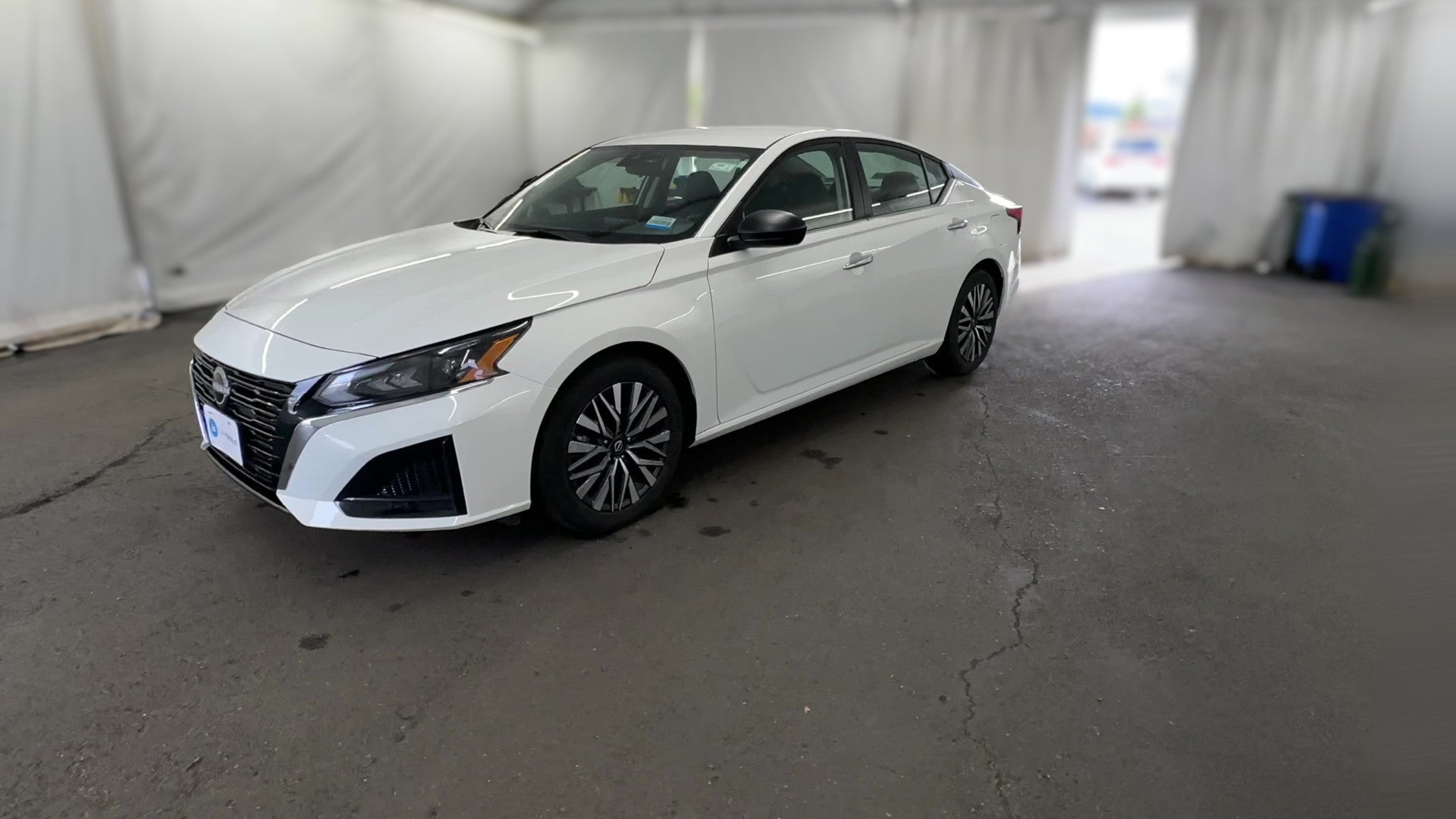 2025 Nissan Altima vehicle photo