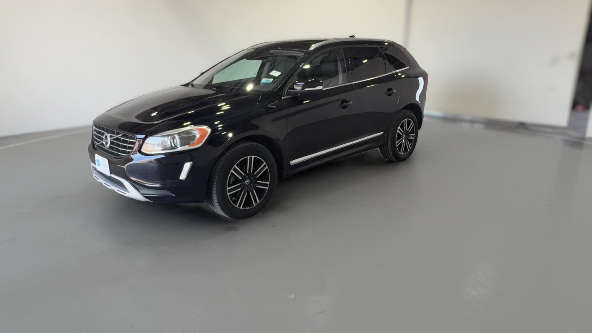 2017 Volvo XC60 vehicle photo
