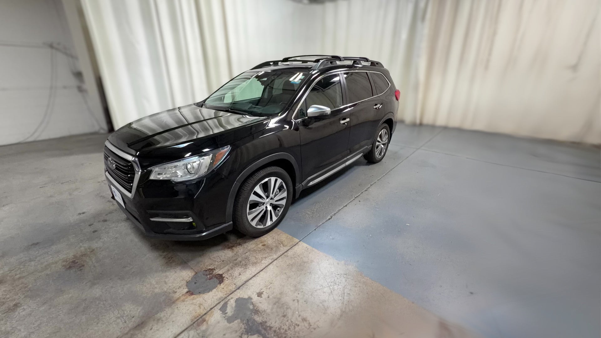 2019 Subaru Ascent vehicle photo