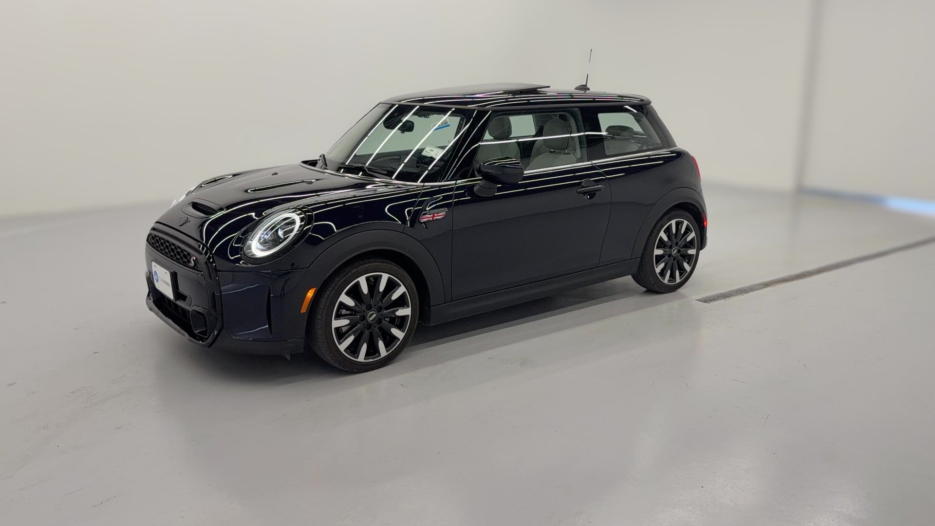 2024 MINI Hardtop 2 Door vehicle photo