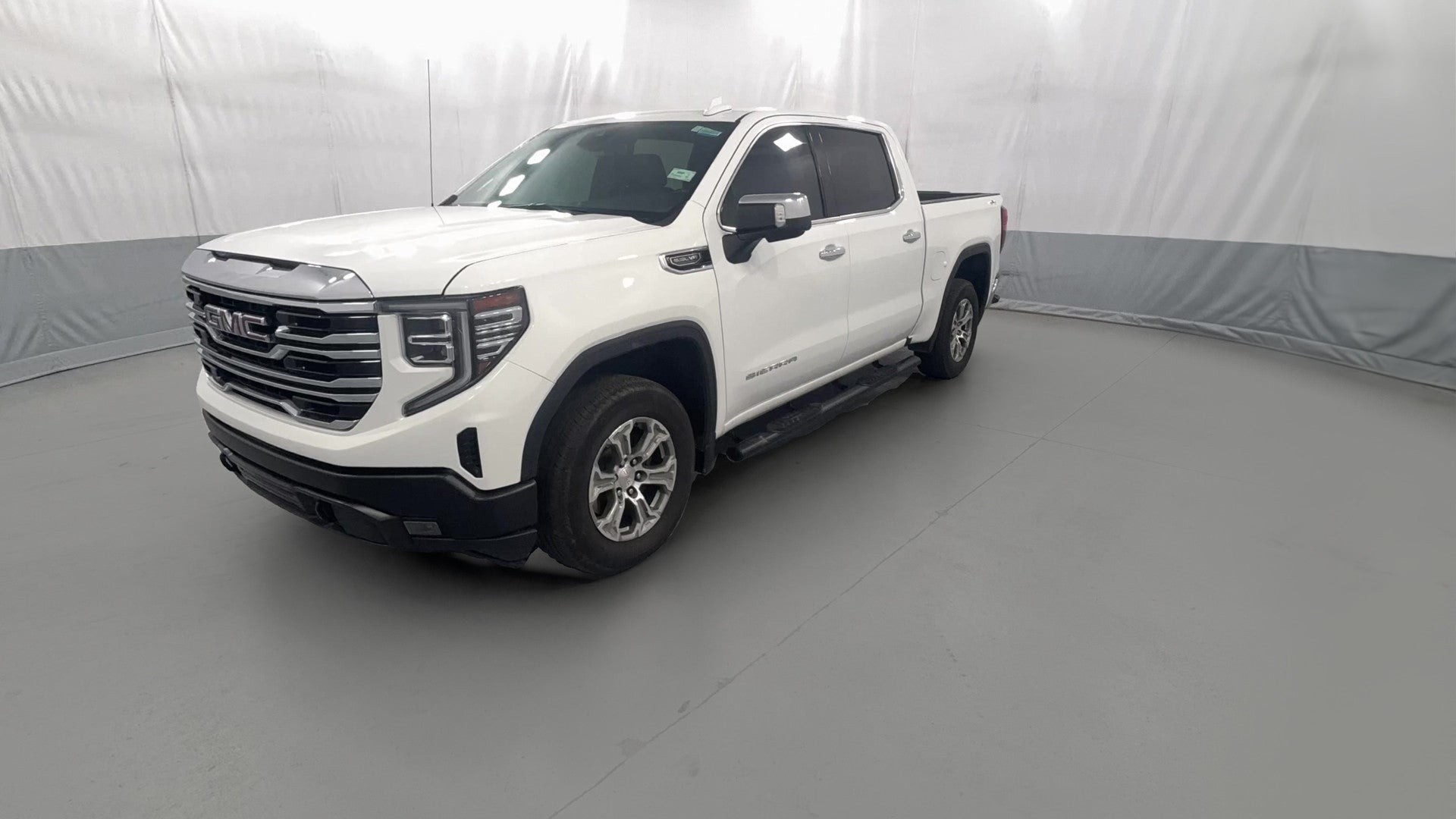 2024 GMC Sierra 1500 Crew Cab vehicle photo