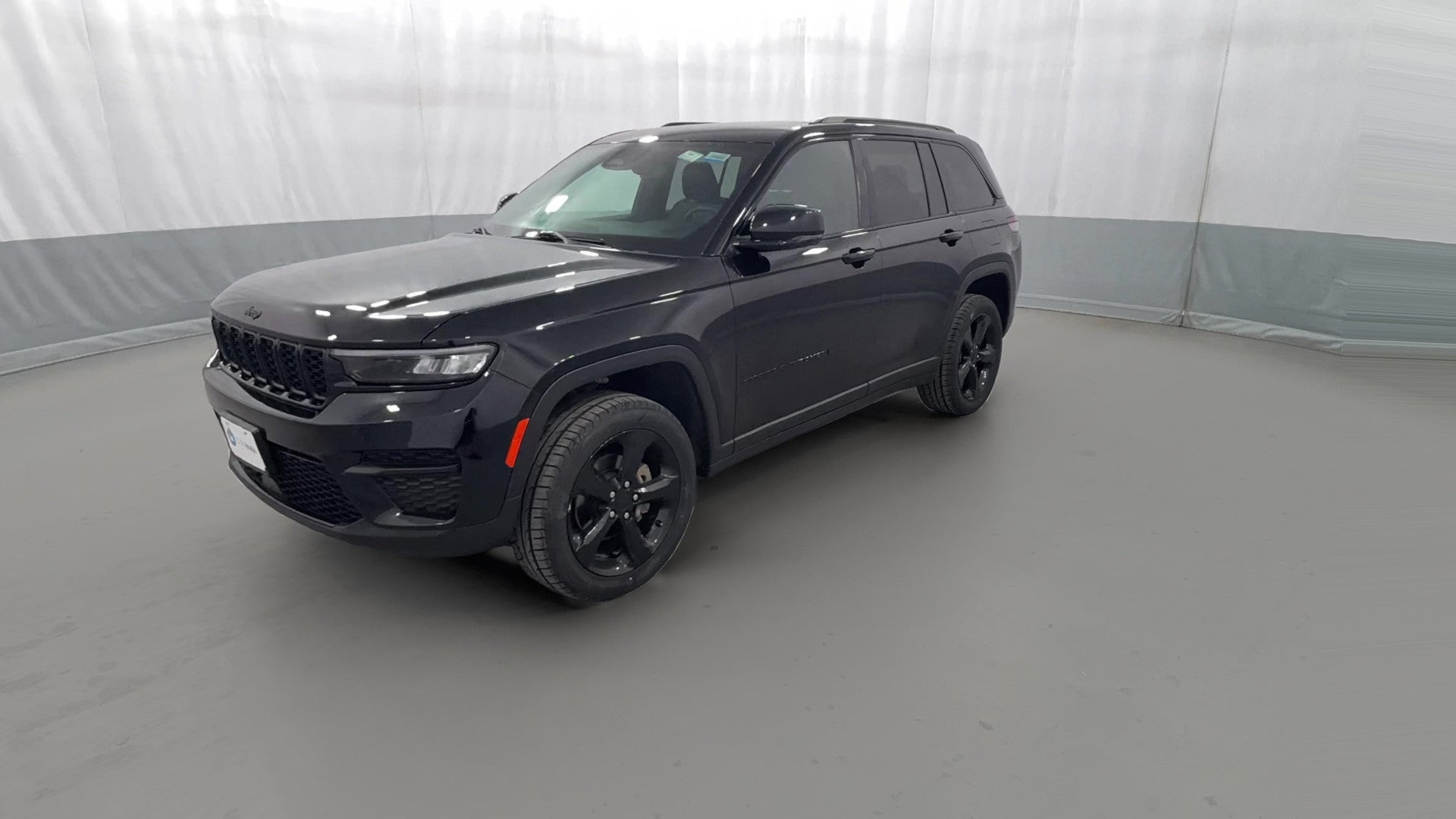 2024 Jeep Grand Cherokee vehicle photo