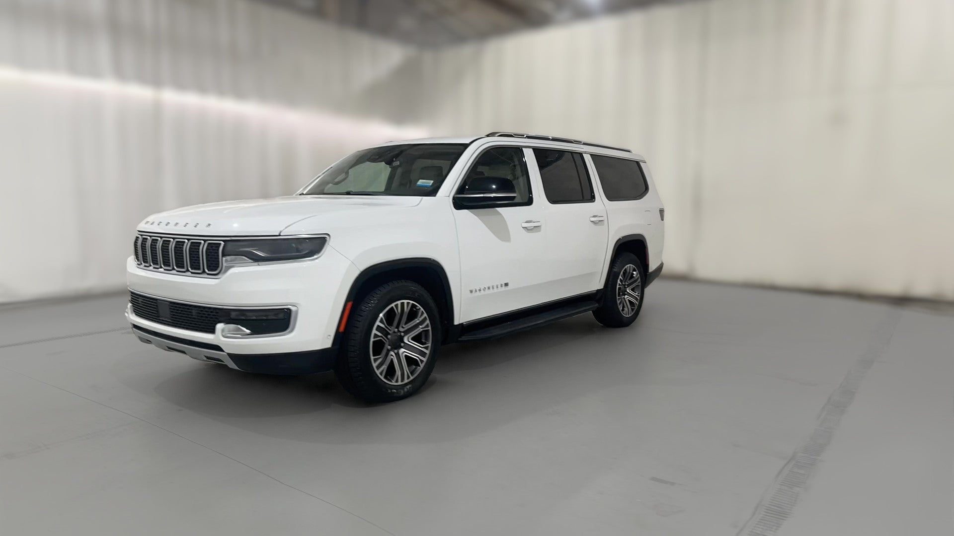 2023 Jeep Wagoneer L vehicle photo