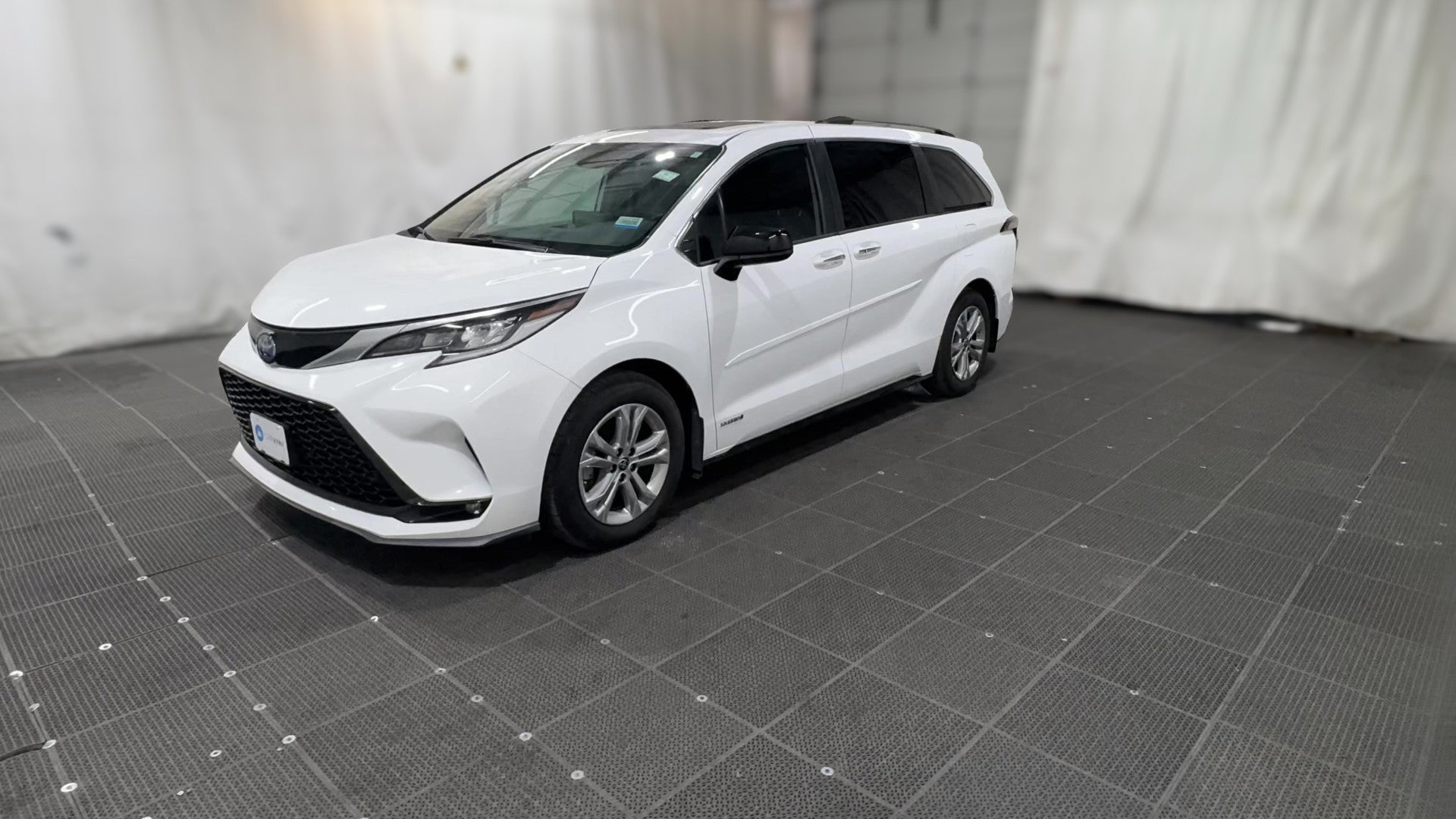 2021 Toyota Sienna vehicle photo