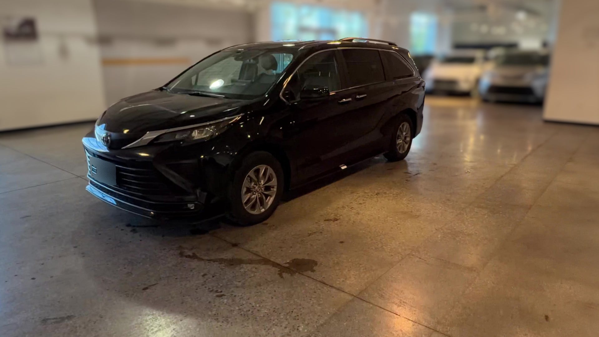 2025 Toyota Sienna vehicle photo