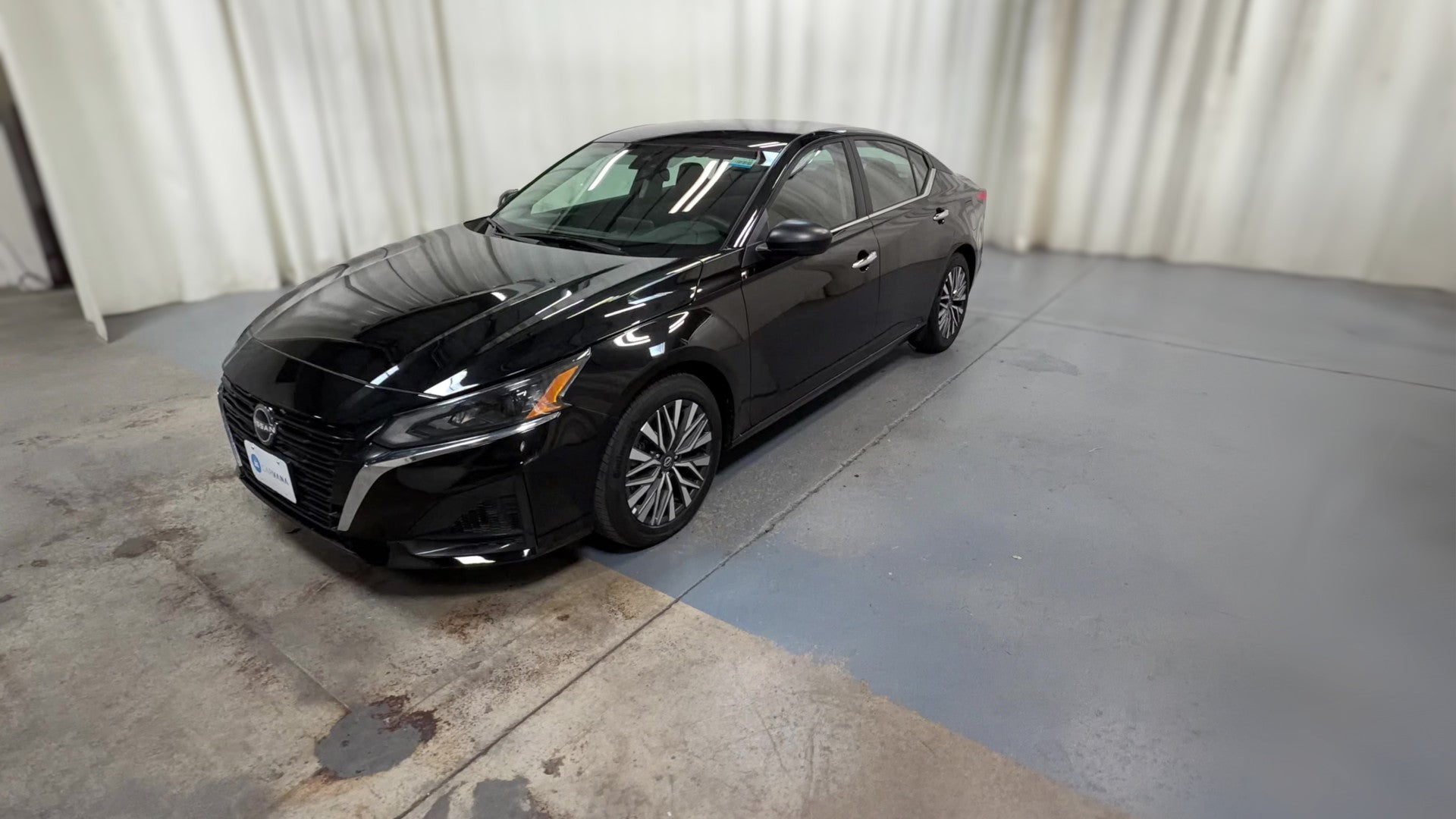 2025 Nissan Altima vehicle photo
