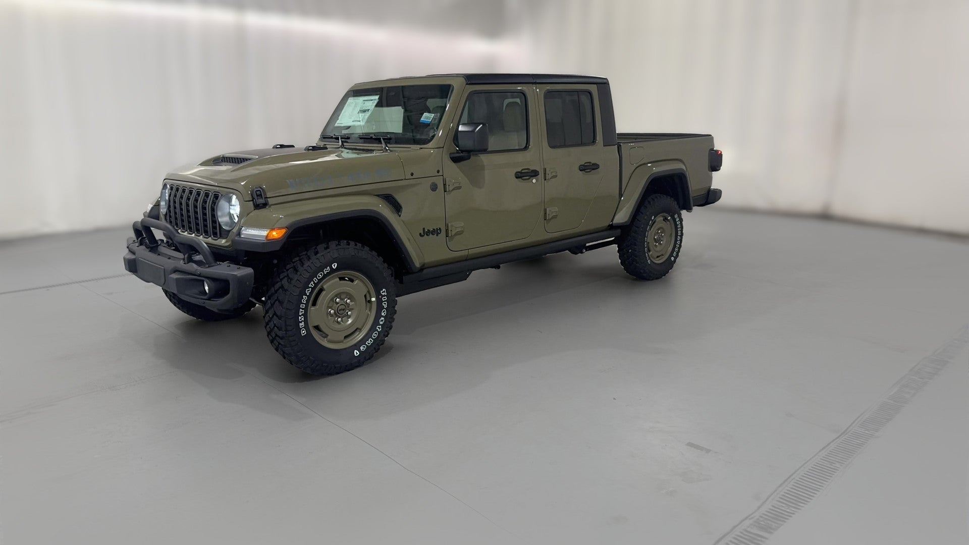 2026 Jeep Gladiator vehicle photo