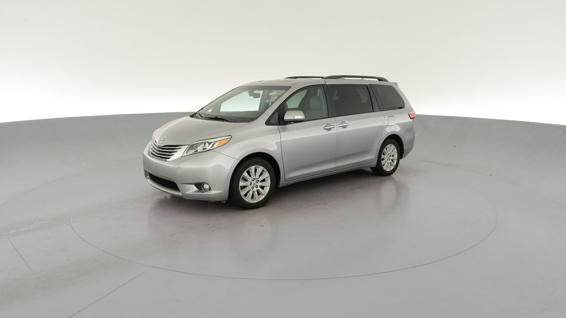 2015 Toyota Sienna vehicle photo