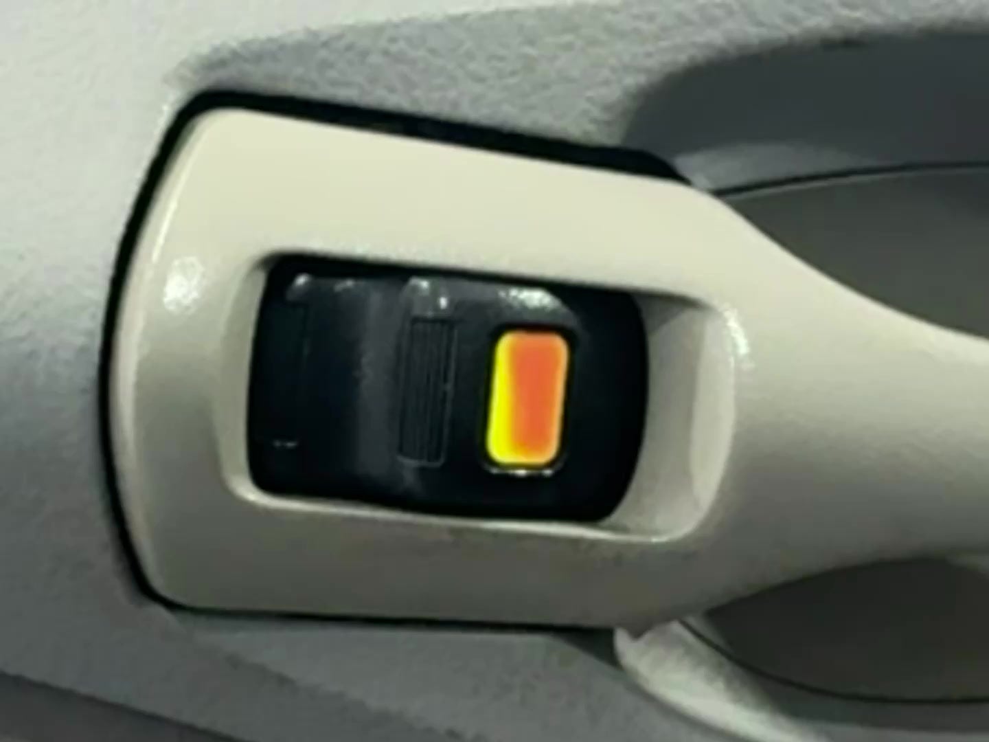 2013 Toyota Corolla L - Photo 14