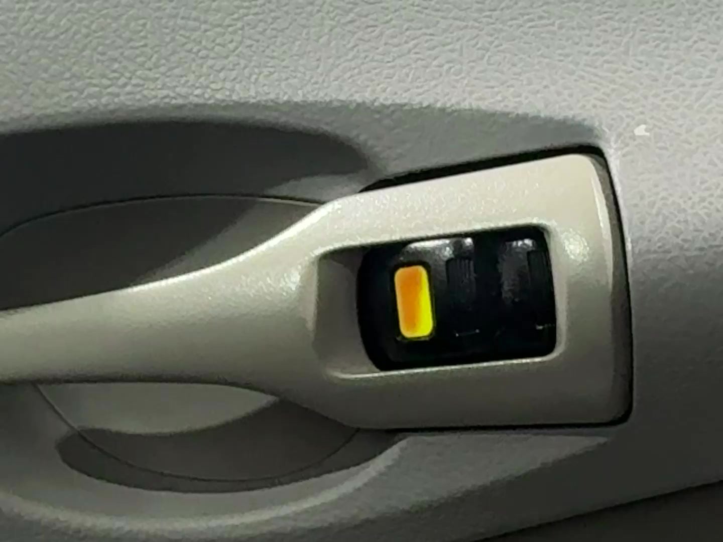 2013 Toyota Corolla L - Photo 13