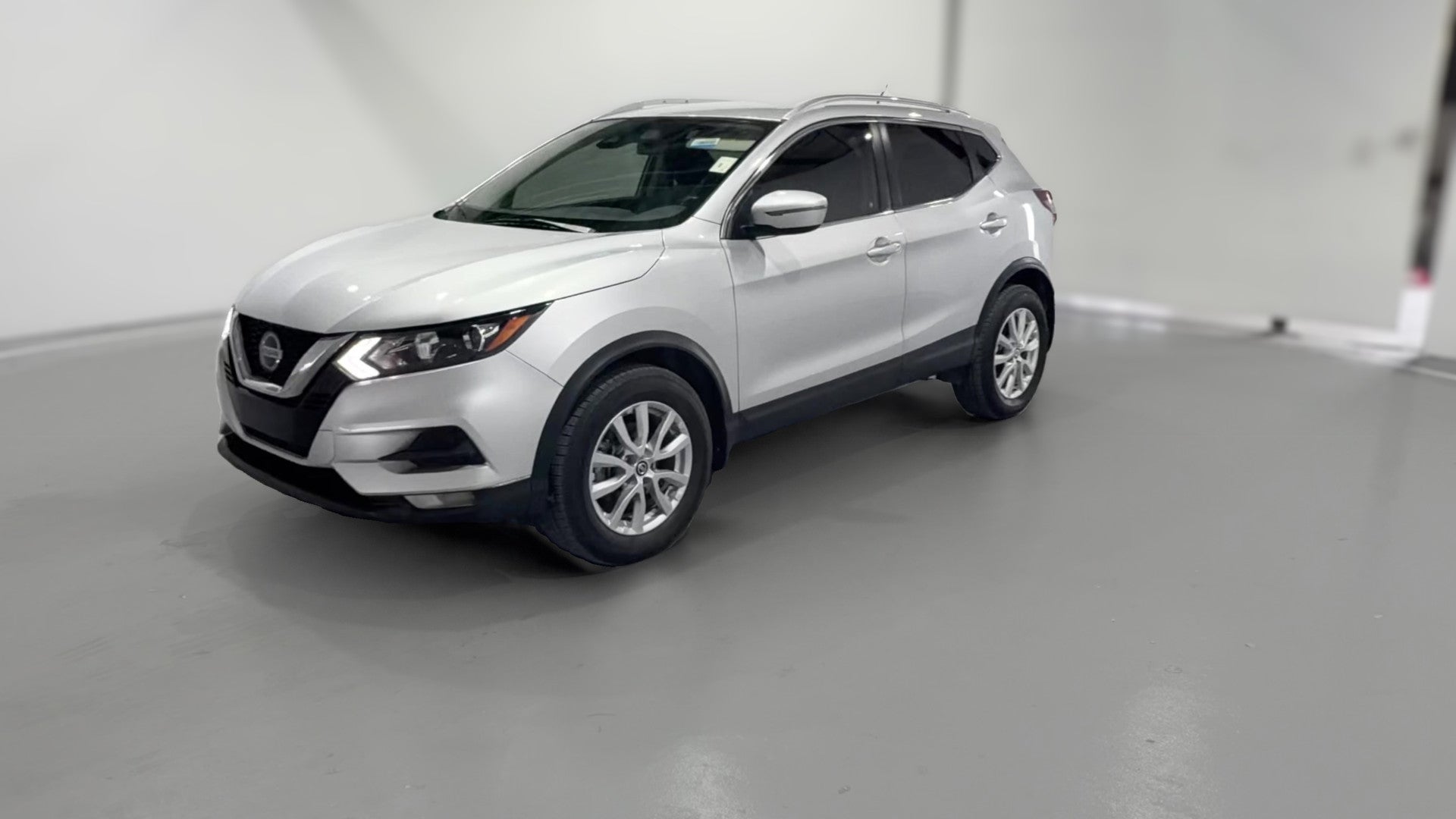 2022 Nissan Rogue Sport vehicle photo