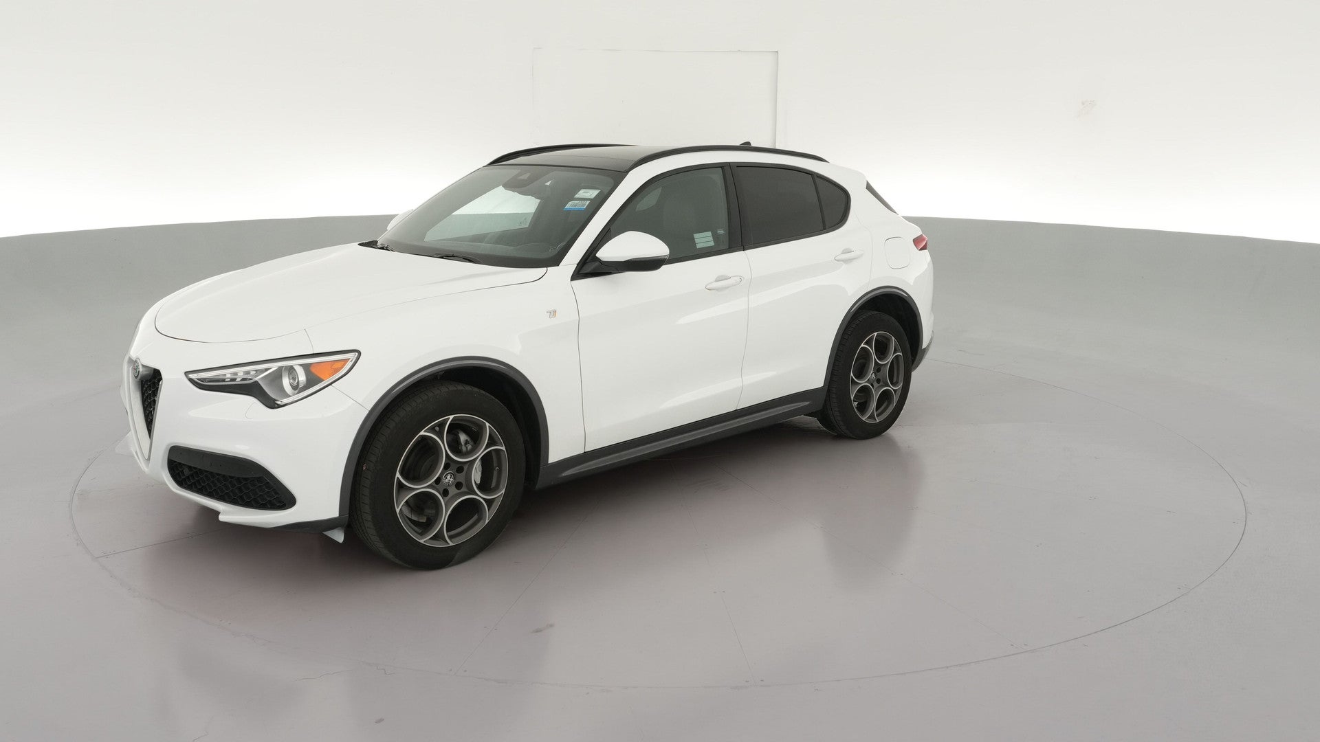 2023 Alfa Romeo Stelvio vehicle photo