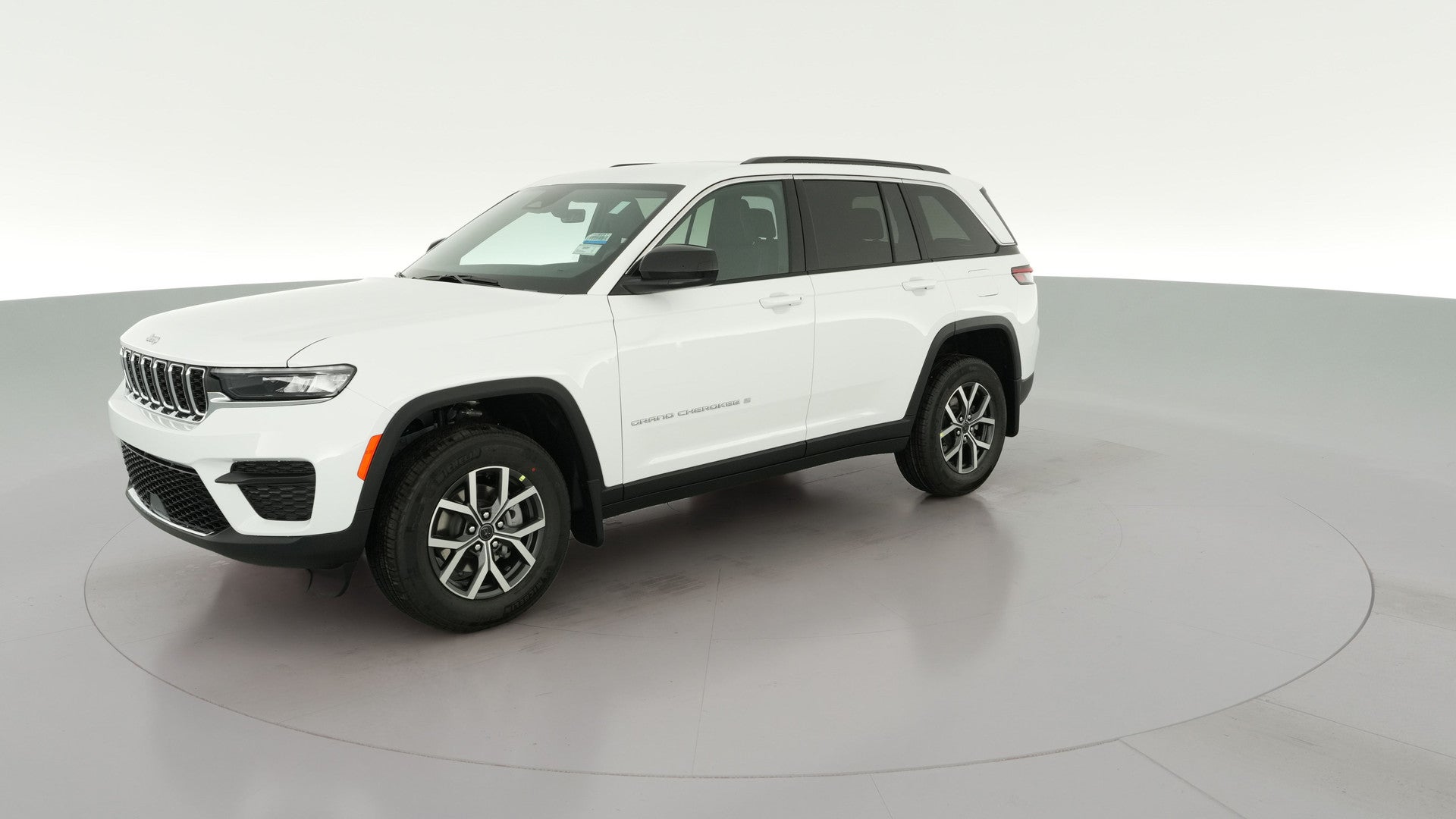 2027 Jeep Grand Cherokee vehicle photo