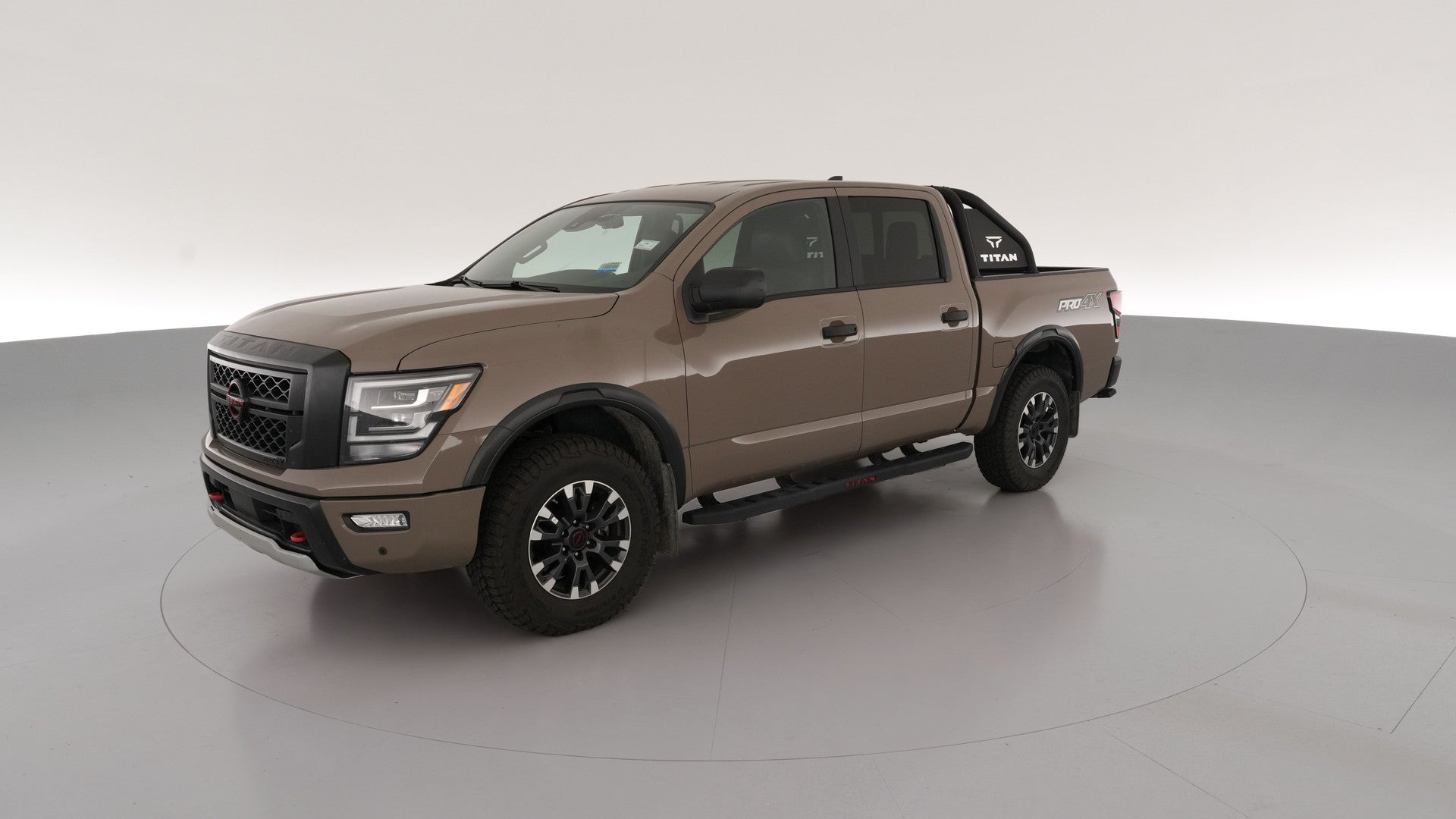 2023 Nissan Titan Crew Cab vehicle photo