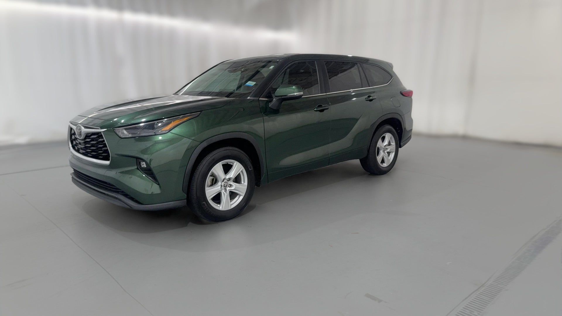 2023 Toyota Highlander vehicle photo