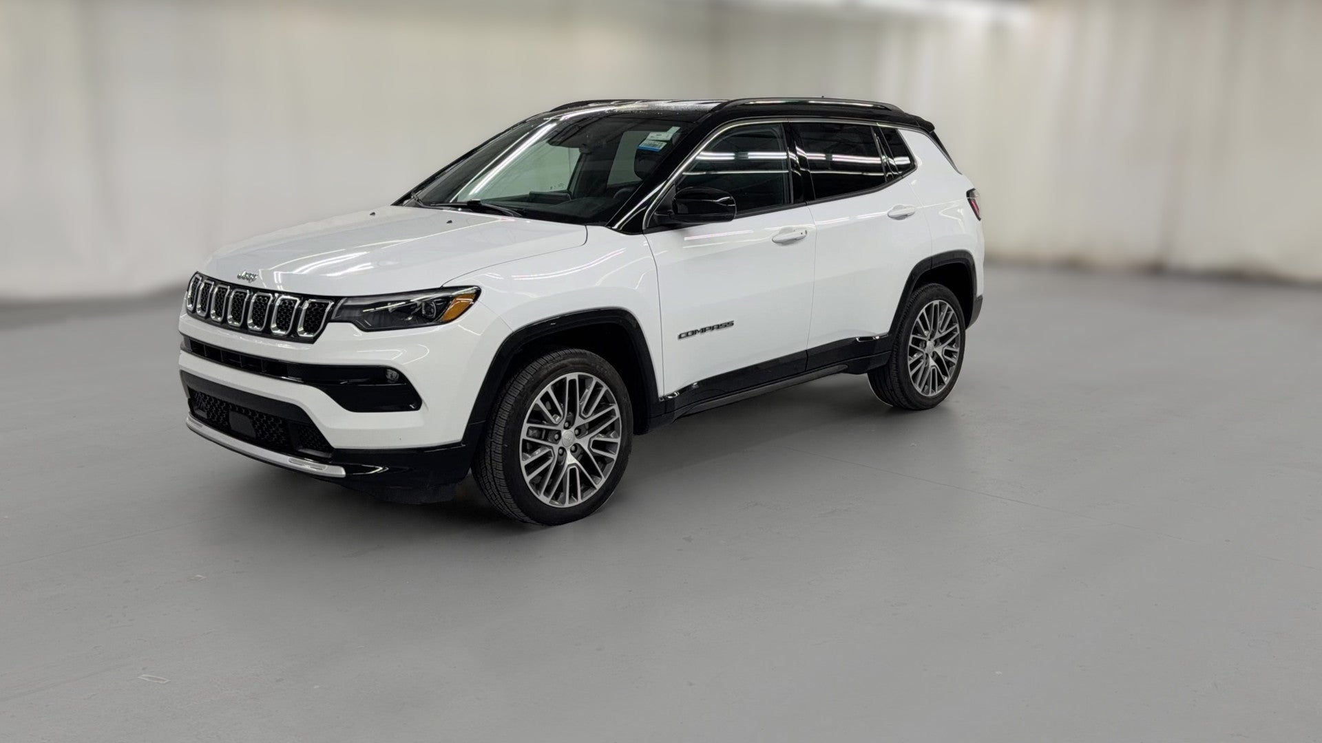 2023 Jeep Compass vehicle photo