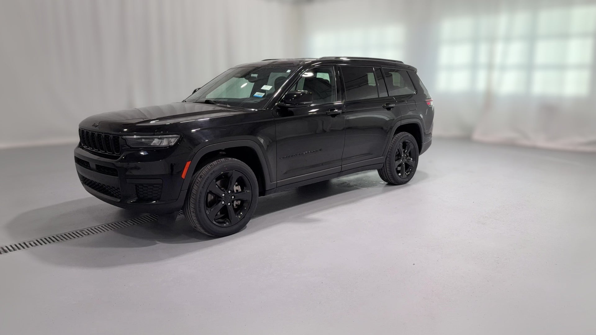 2023 Jeep Grand Cherokee L vehicle photo
