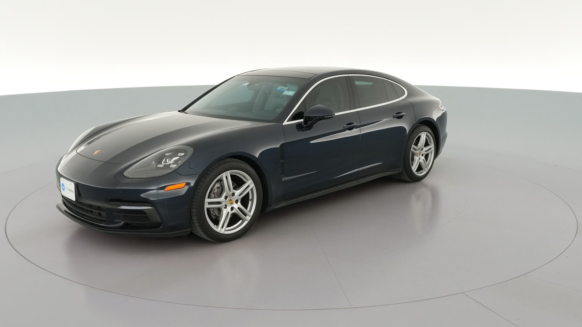 2018 Porsche Panamera vehicle photo