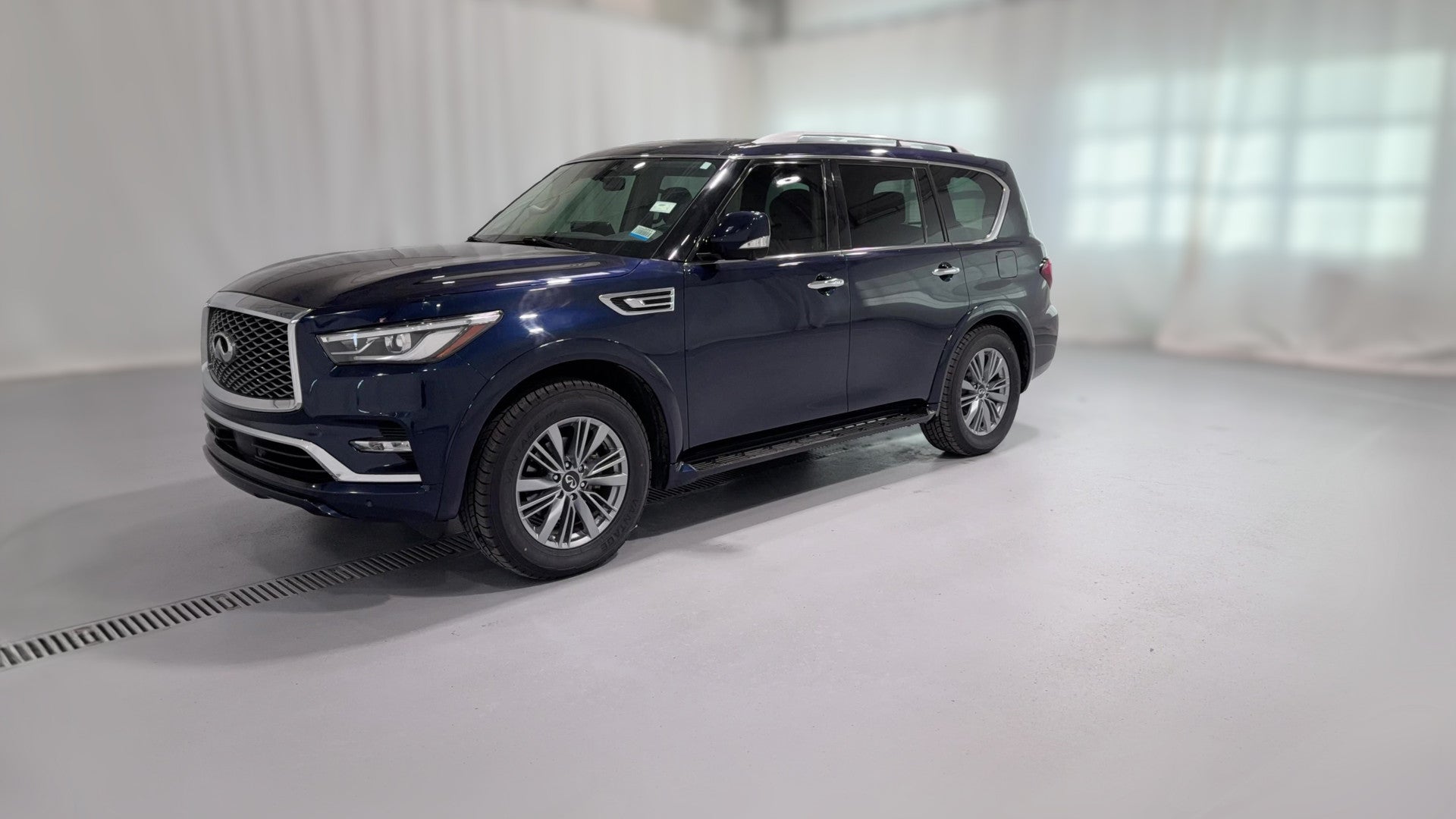 2022 INFINITI QX80 vehicle photo