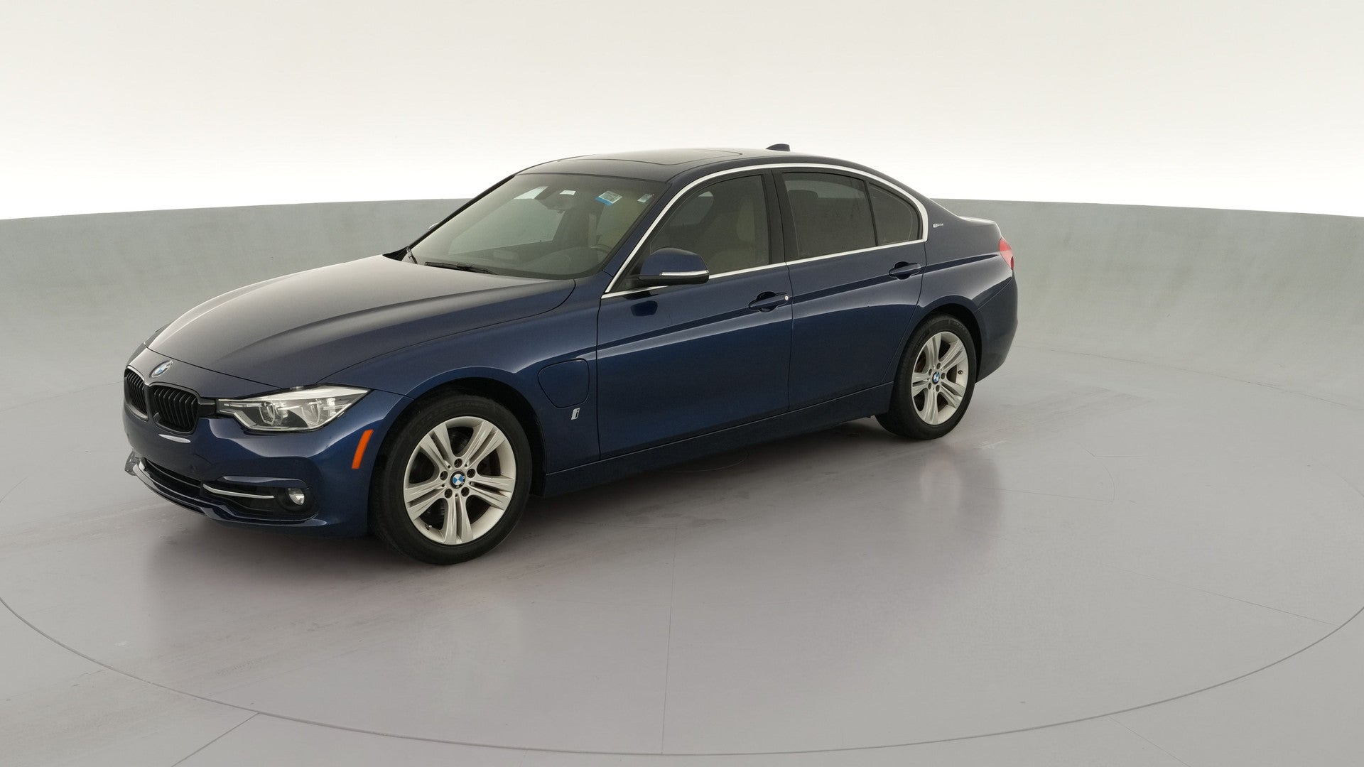 2017 BMW 3 Series vehicle photo