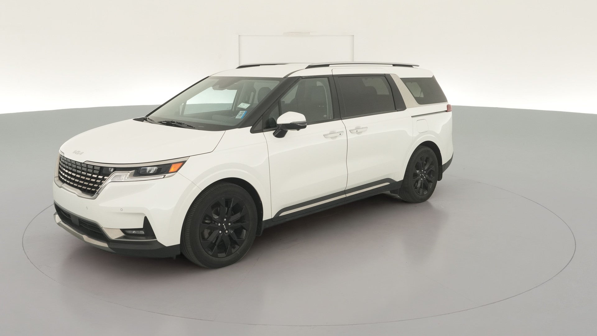 2024 Kia Carnival vehicle photo