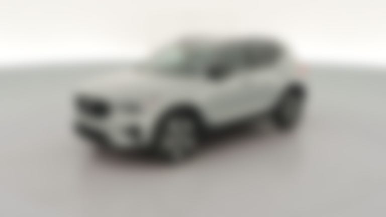 2026 Volvo XC40 vehicle photo