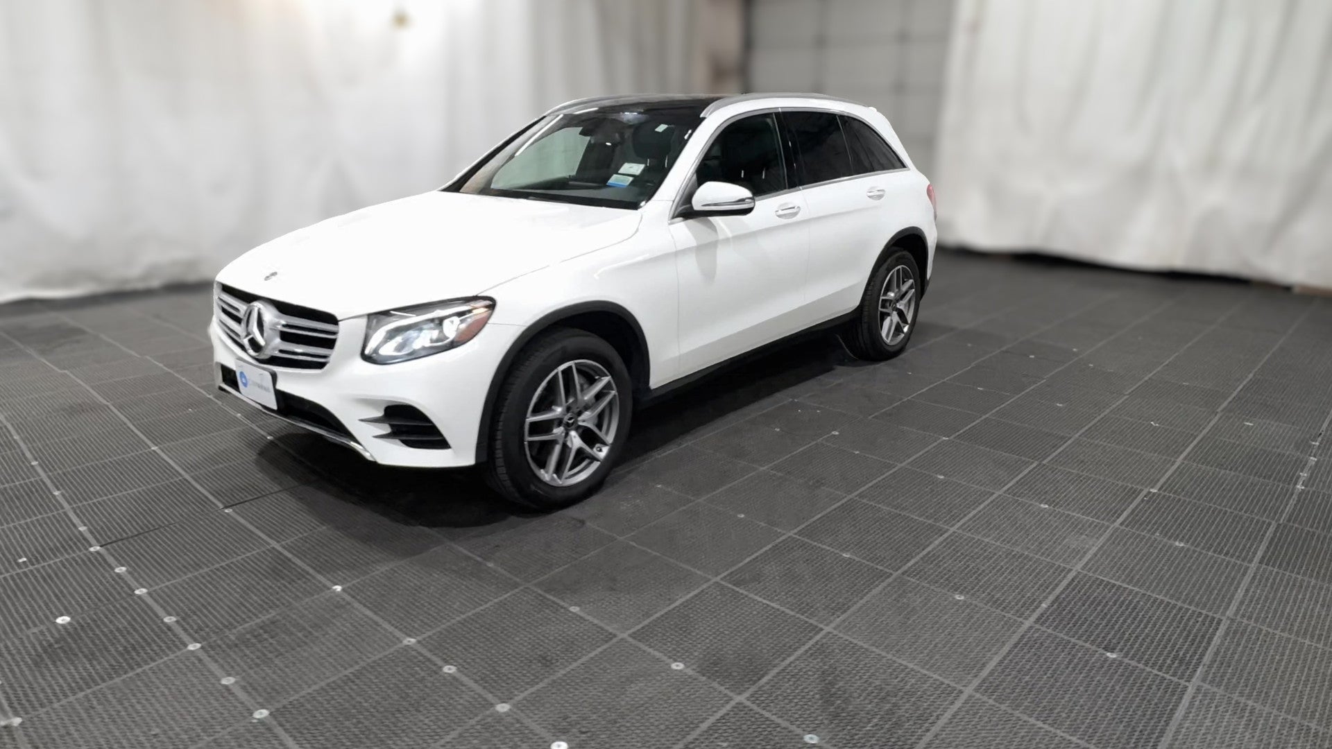 2019 Mercedes-Benz GLC vehicle photo