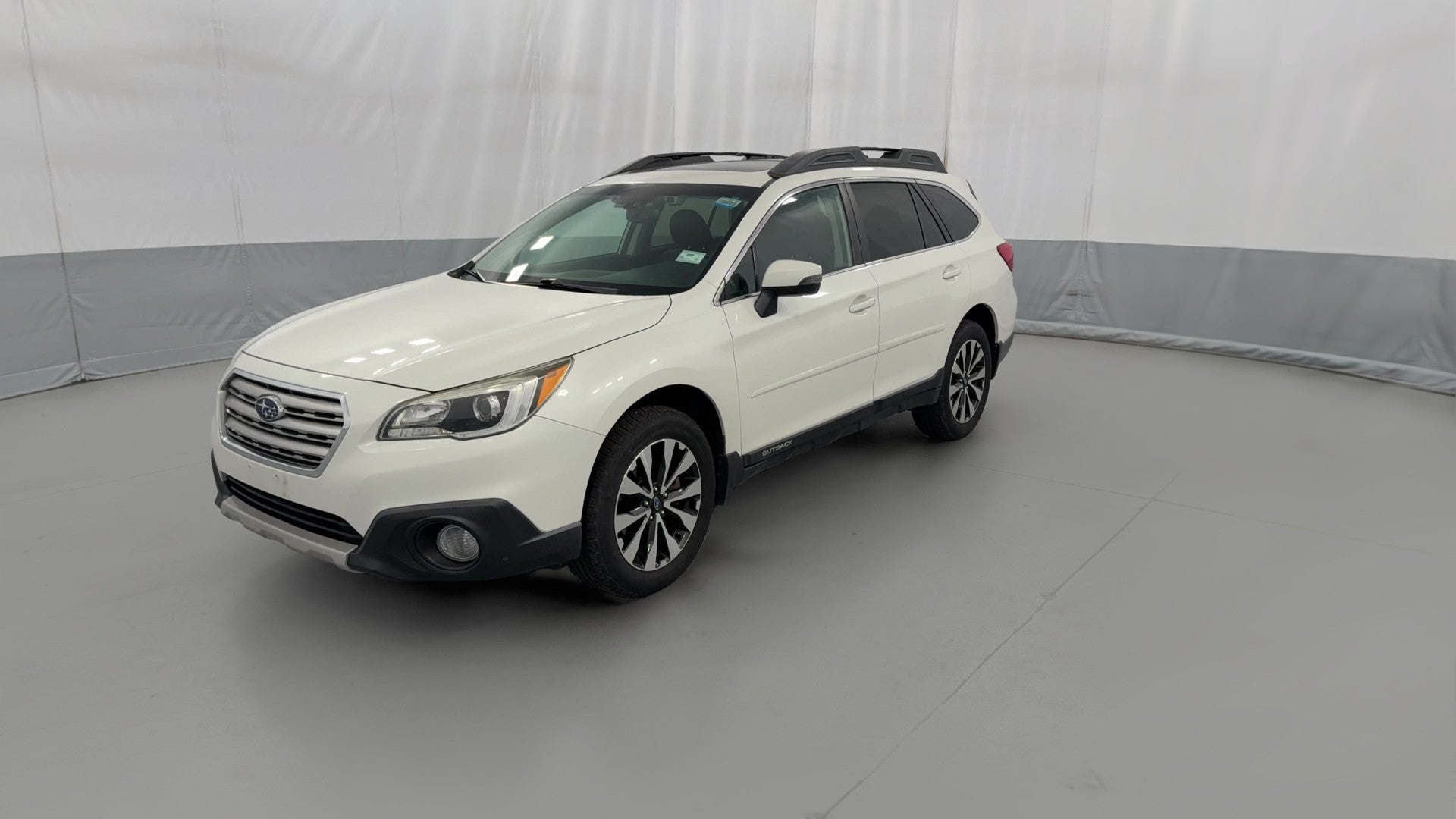 2016 Subaru Outback vehicle photo