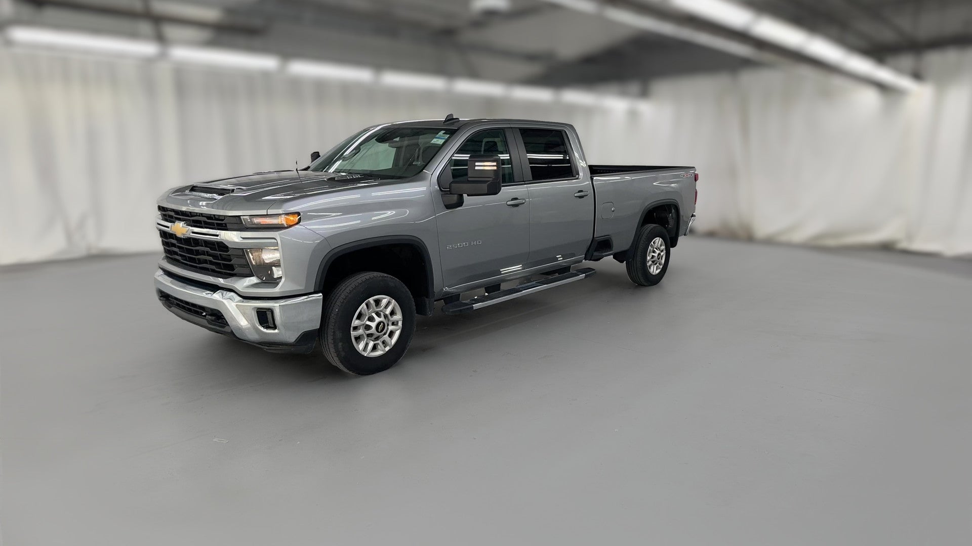 2025 Chevrolet Silverado 2500 HD Crew Cab vehicle photo