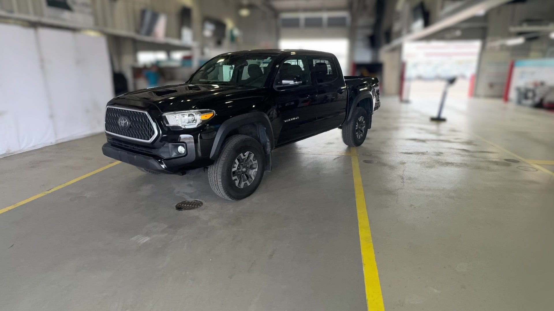 2018 Toyota Tacoma Double Cab vehicle photo