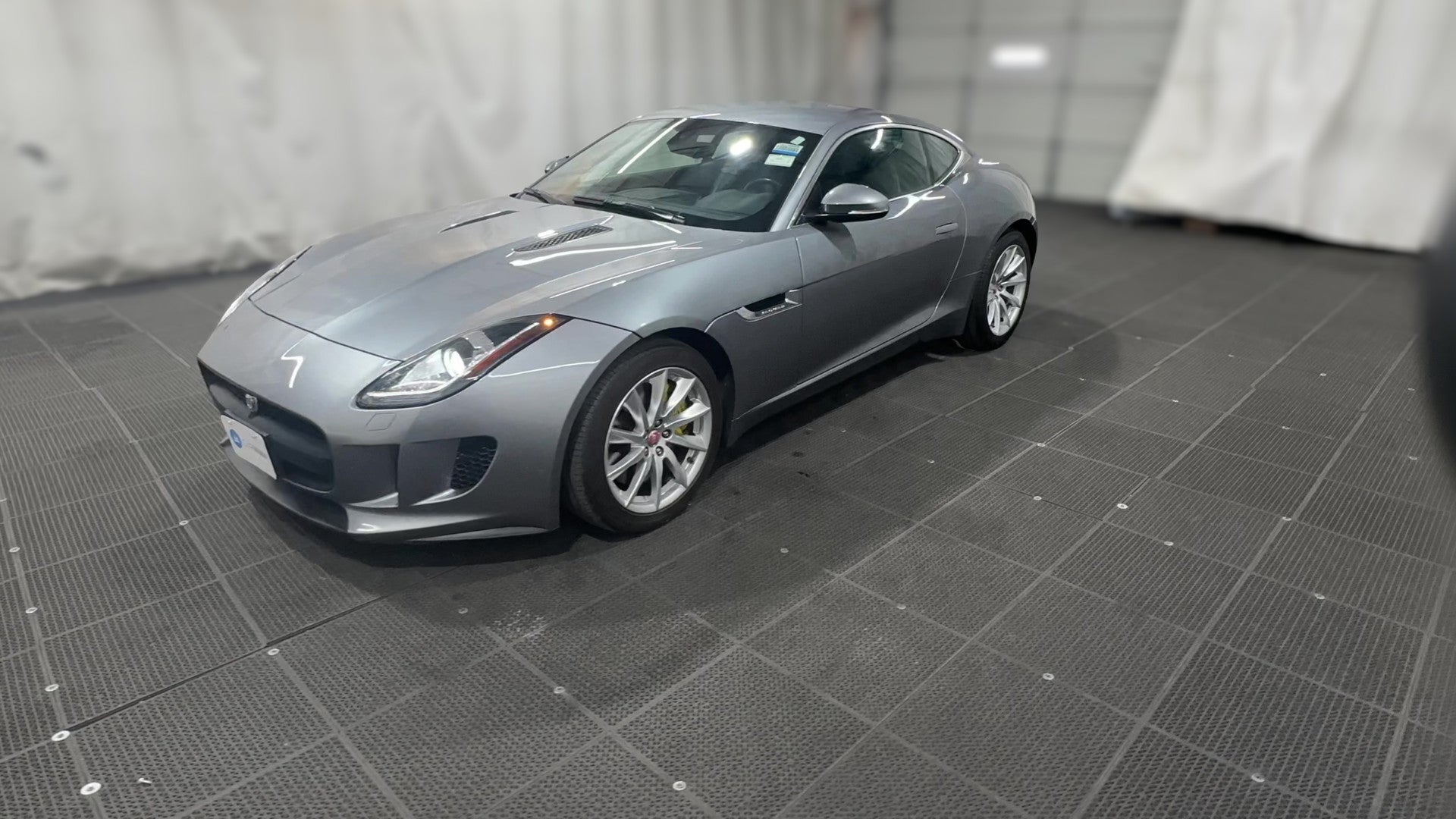2015 Jaguar F-TYPE vehicle photo