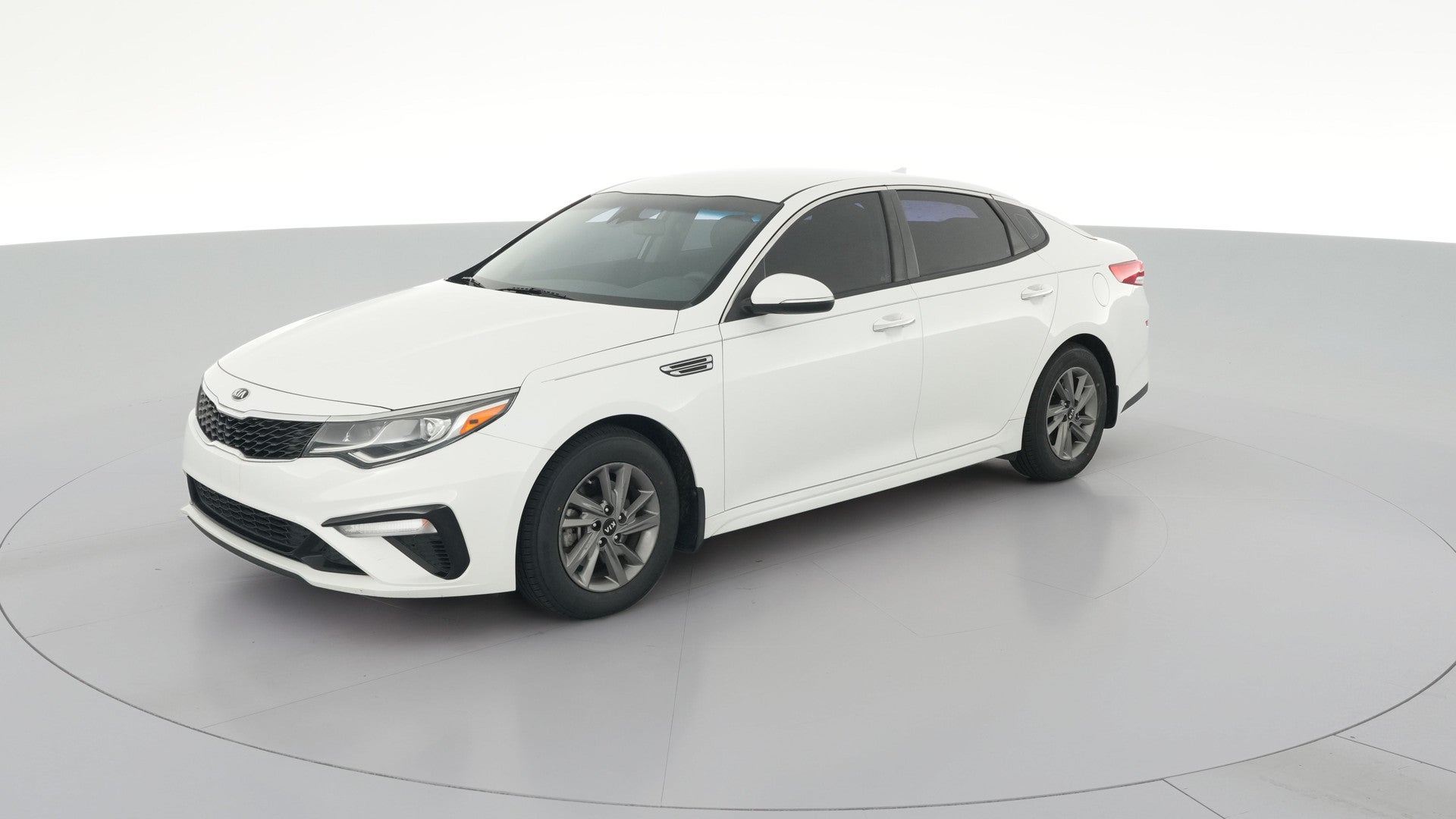 2020 Kia Optima vehicle photo