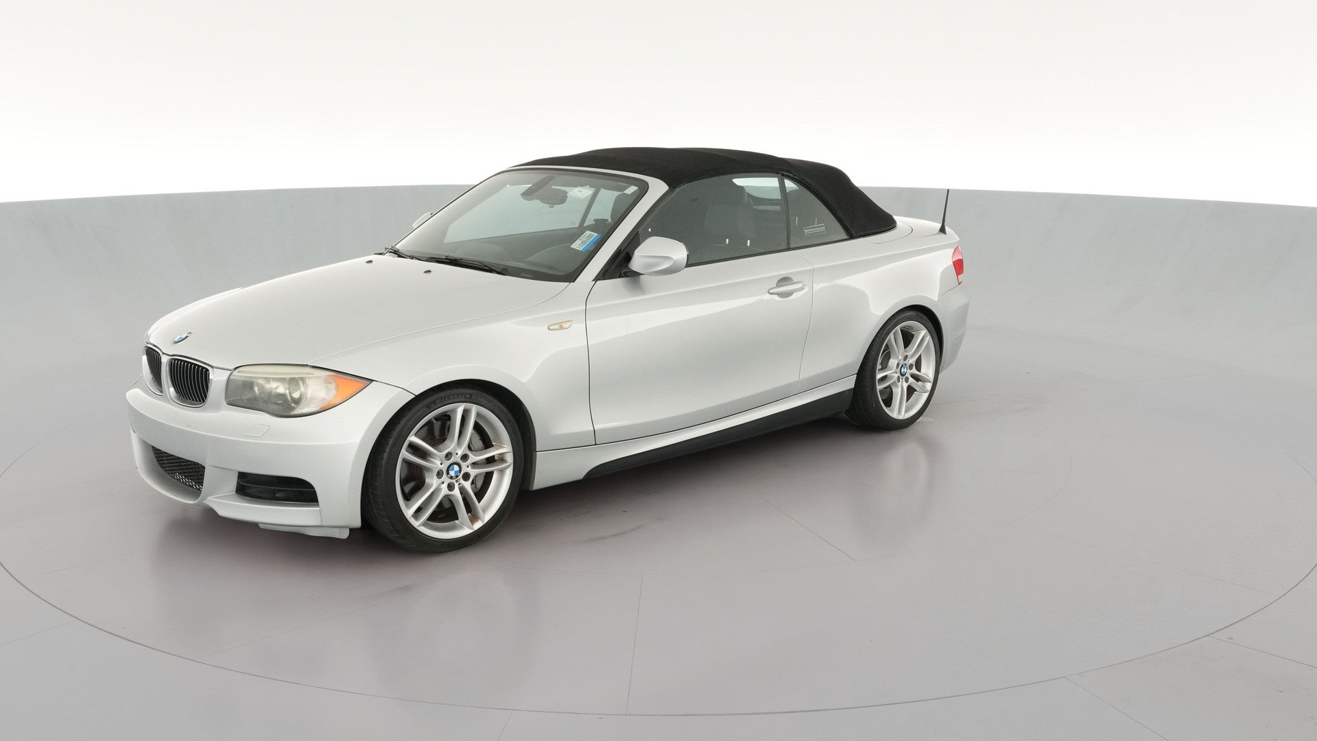2012 BMW 1 Series vehicle photo