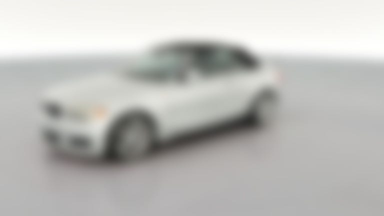 2012 BMW 1 Series vehicle photo