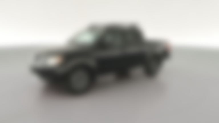2014 Nissan Frontier Crew Cab vehicle photo