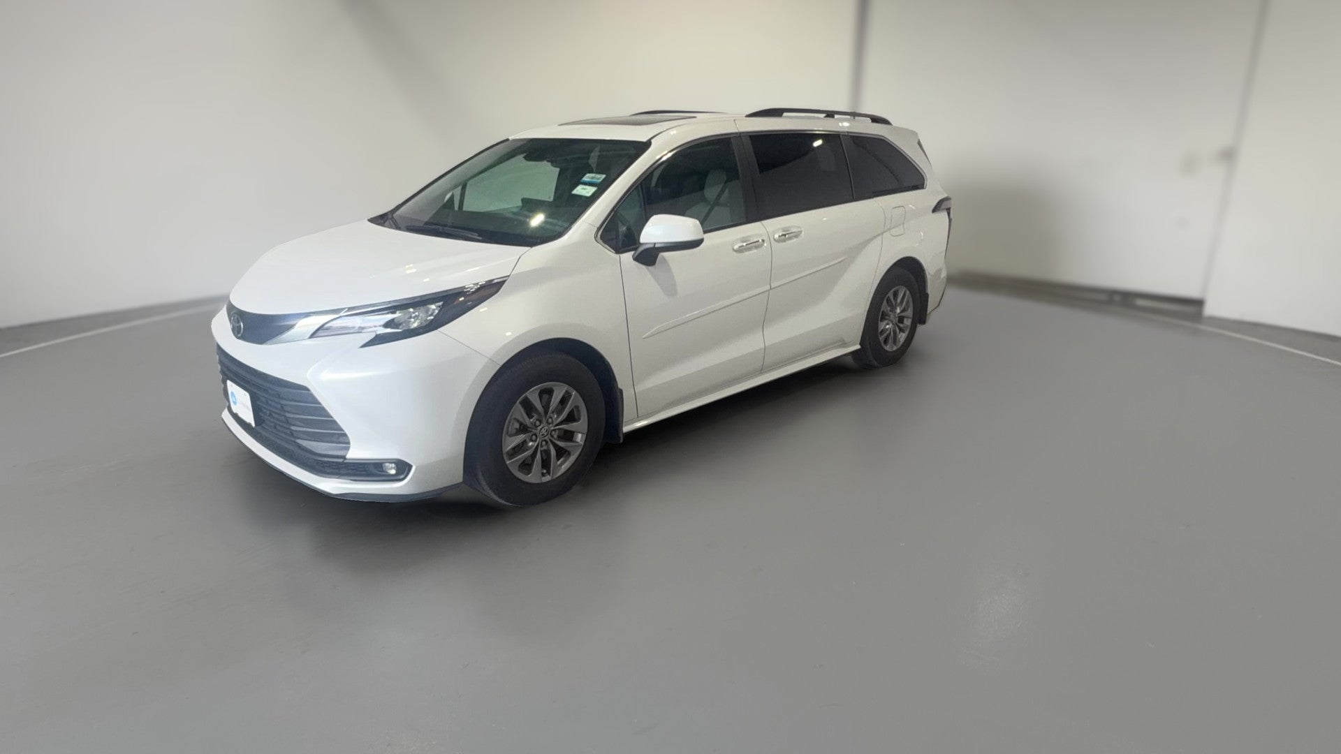 2026 Toyota Sienna vehicle photo