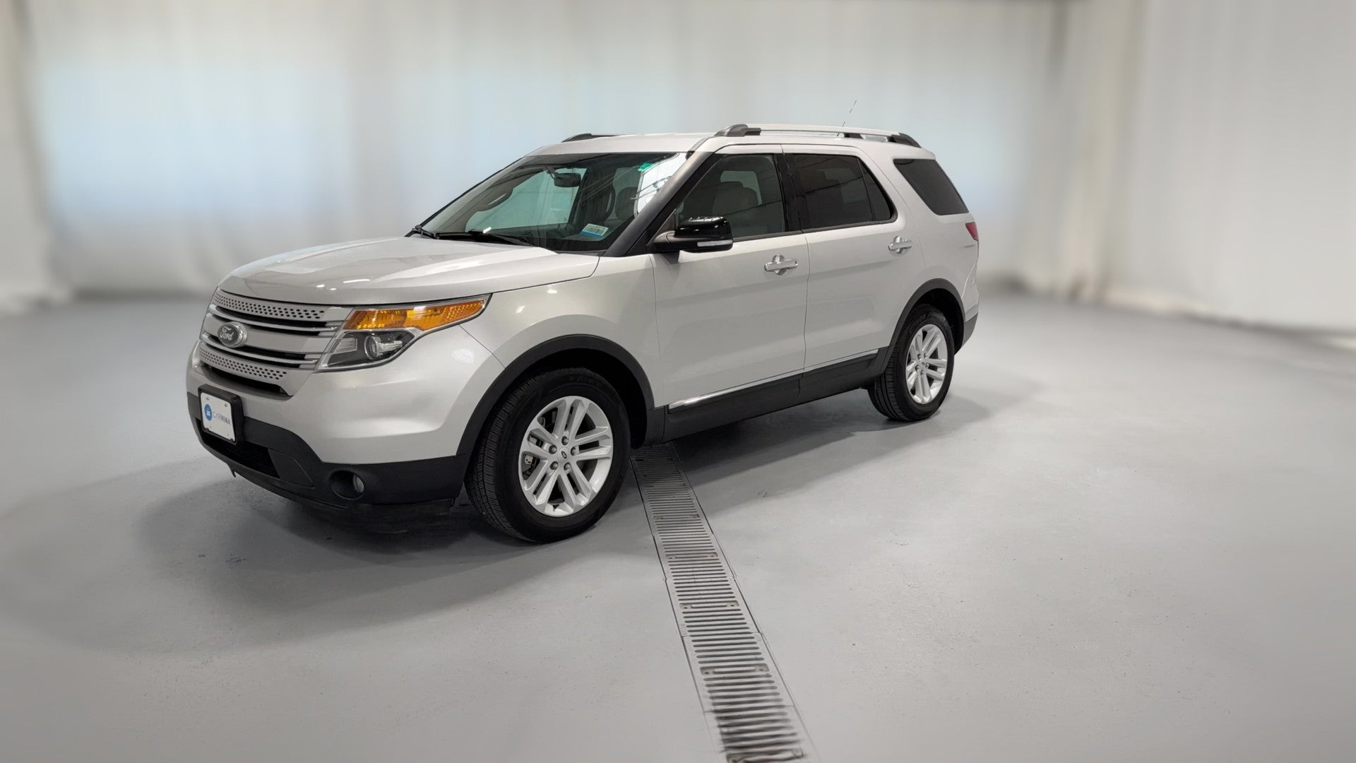2015 Ford Explorer vehicle photo