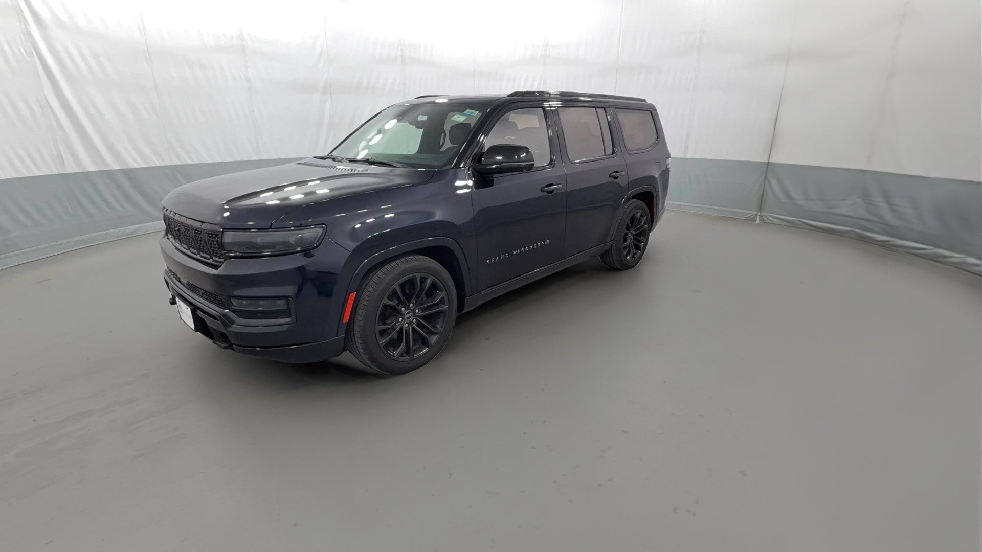 2023 Jeep Grand Wagoneer vehicle photo