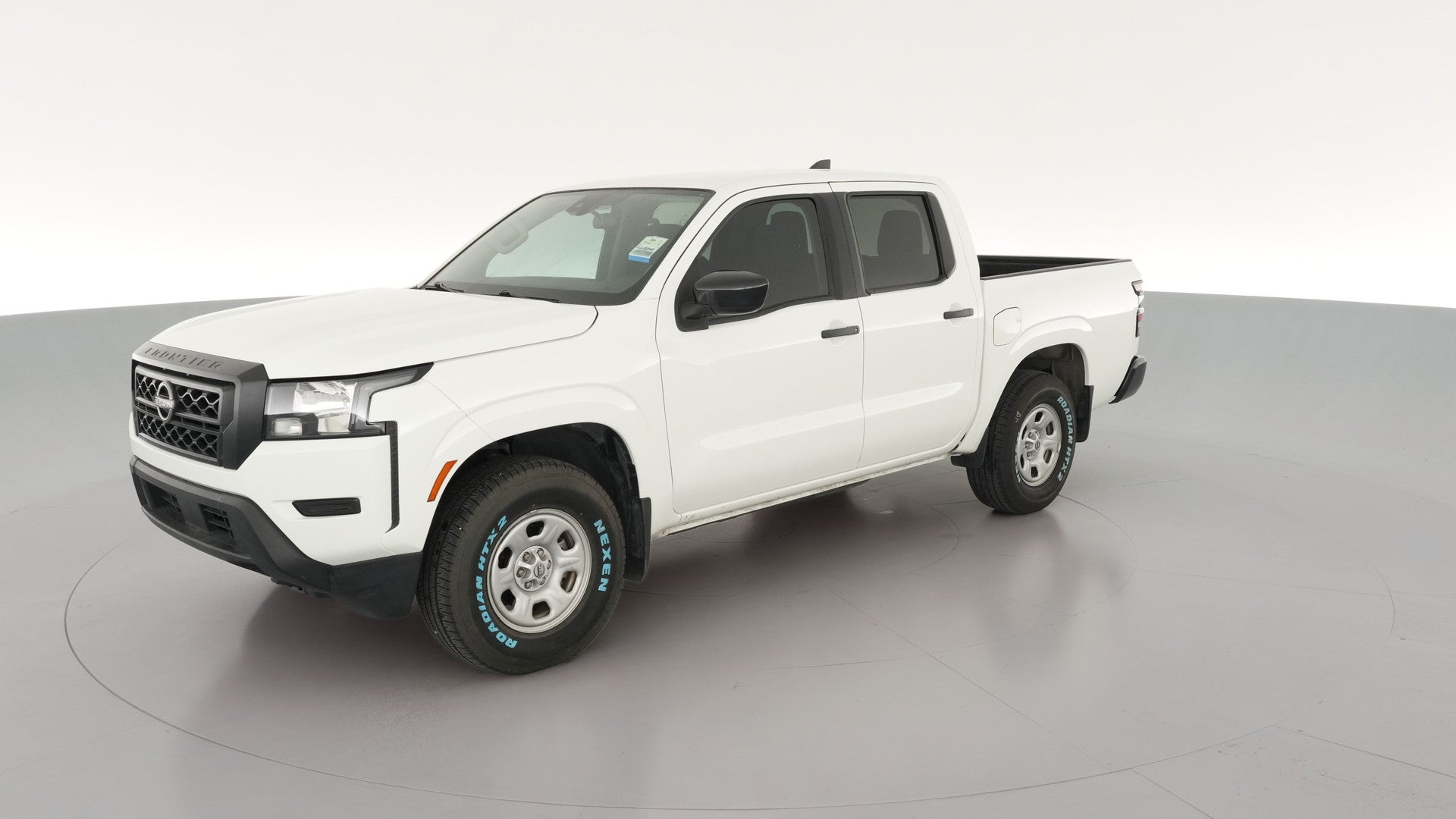 2022 Nissan Frontier Crew Cab vehicle photo